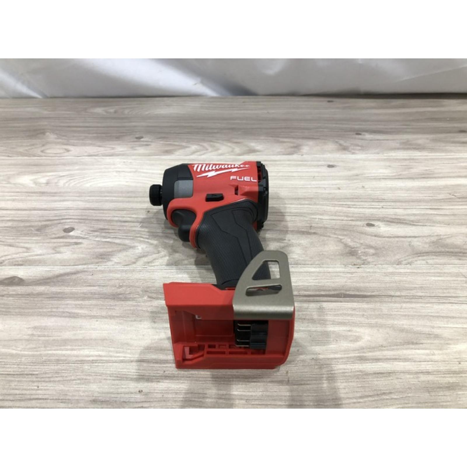 AS-IS Milwaukee 2953-22 M18 FUEL 1/4 Hex Impact Driver Kit