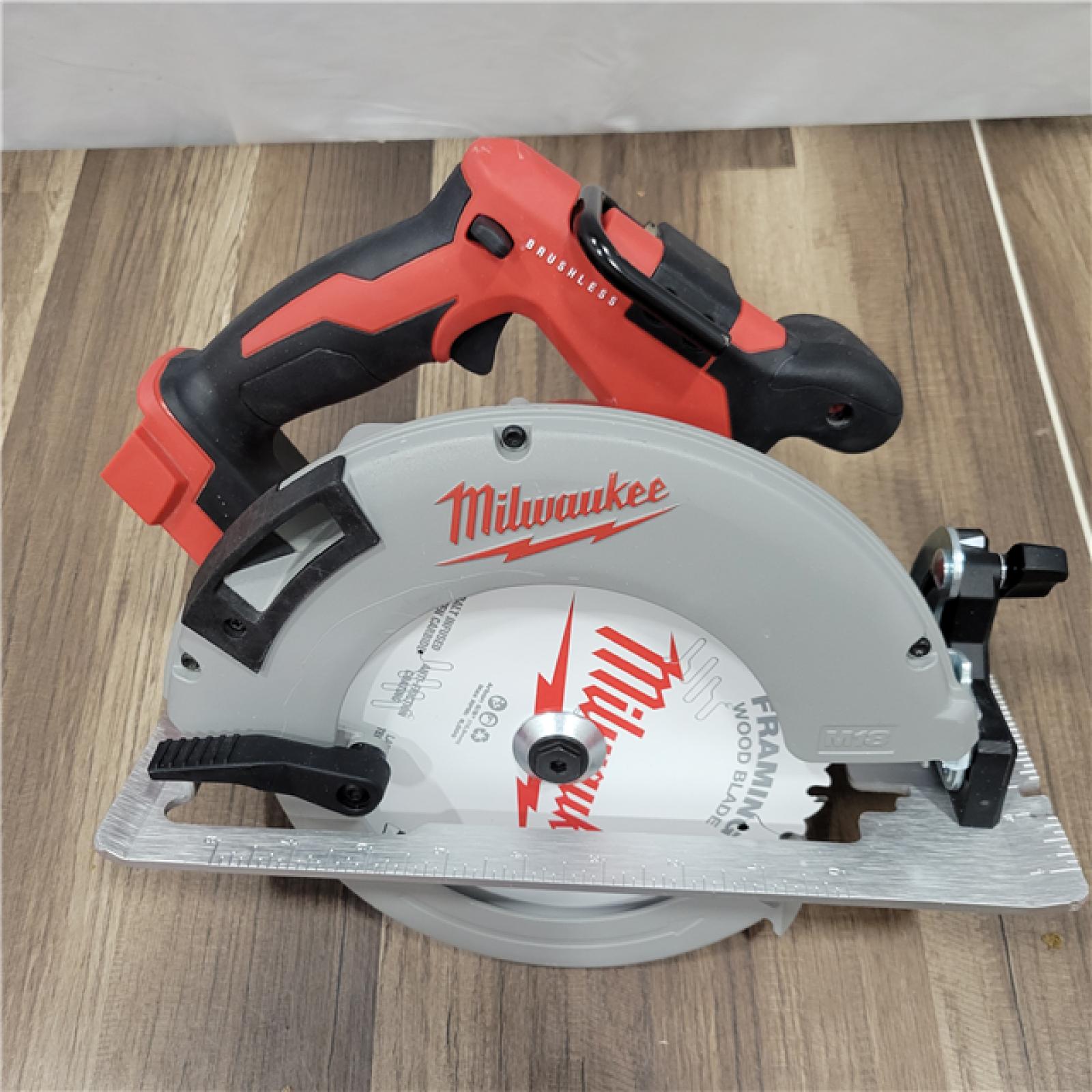 AS-IS  Milwaukee M18 7-1/4  18V Brushless Circular Saw 2631-20 (Bare Tool)