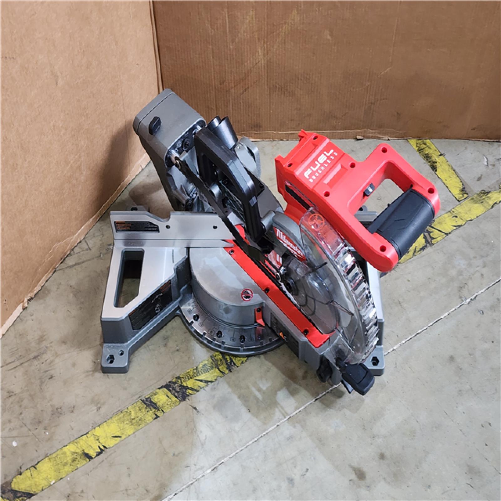 HOUSTON LOCATION - AS-IS Milwaukee M18 FUEL 7-1/4 in. Cordless Brushless Dual-Bevel Sliding Compound Miter Saw (Tool Only)