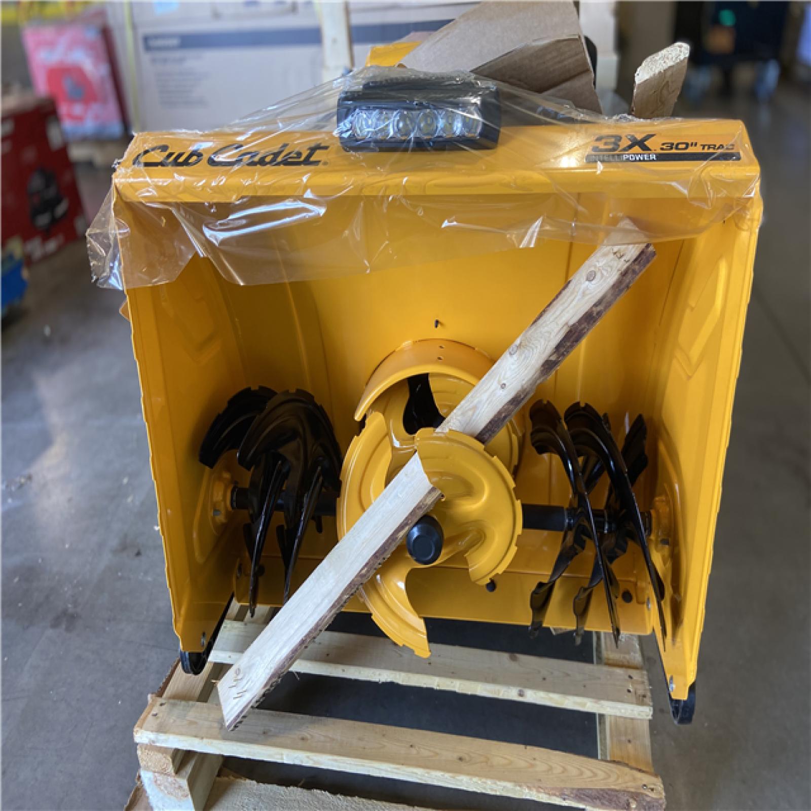 DALLAS LOCATION - Cub Cadet 3 x 30 in. TRAC 420cc Gas 3-Stage Snow Blower with Intelli Power Engine