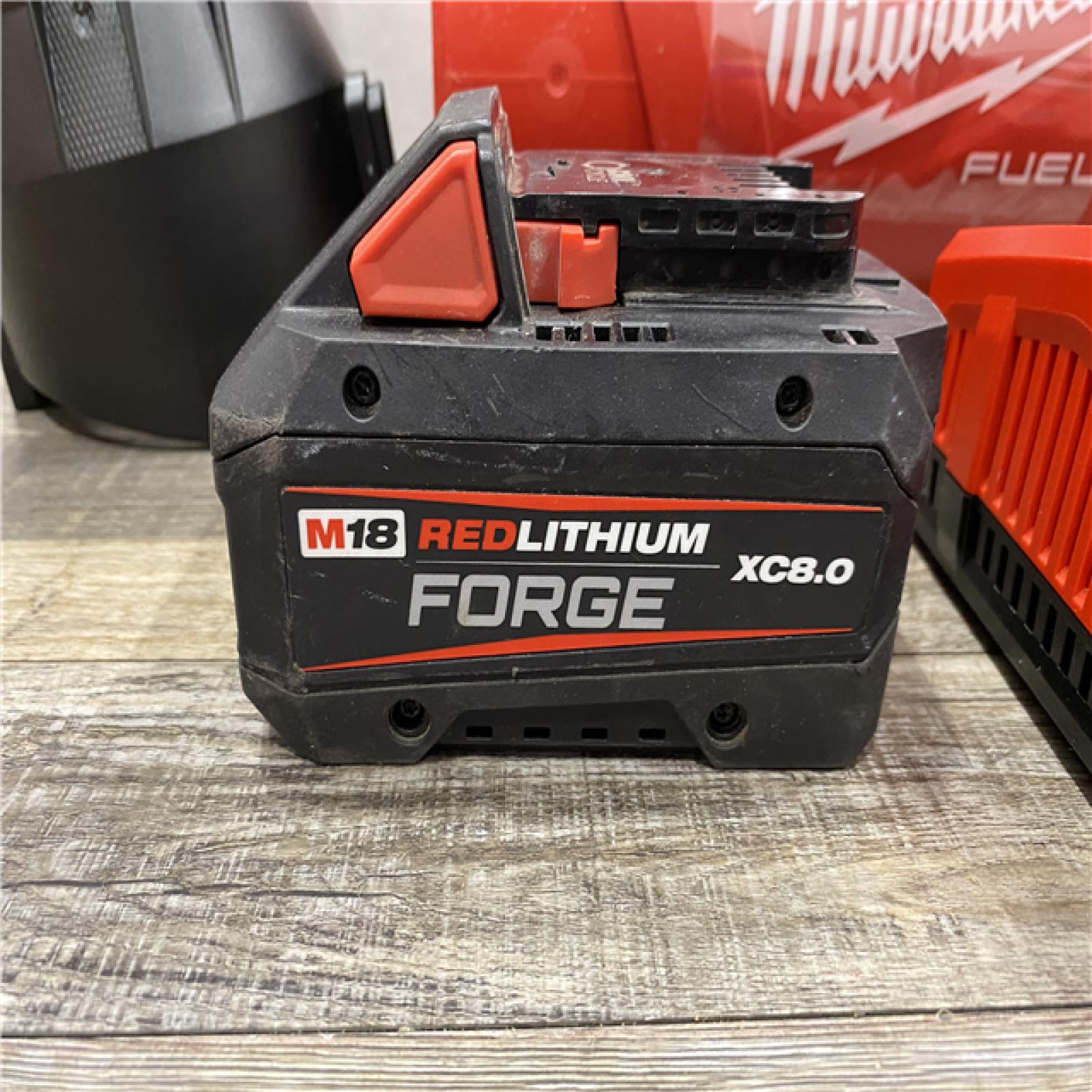 AS-IS Milwaukee FUEL 120 MPH 500 CFM 18V Brushless Cordless Battery Powered Leaf Blower Kit