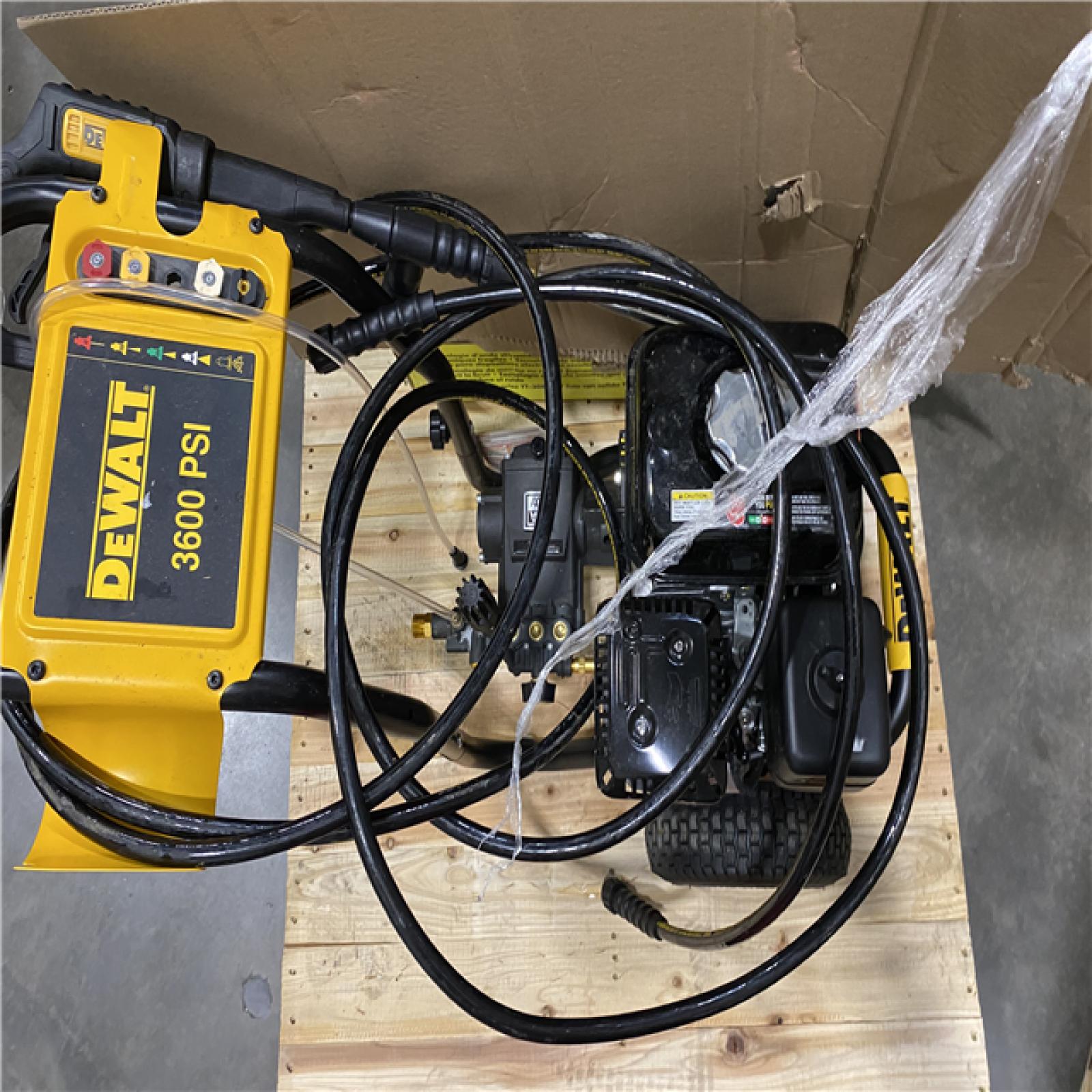 Dallas Location - As-Is DEWALT 3600 PSI 2.5 GPM  Gas Pressure Washer