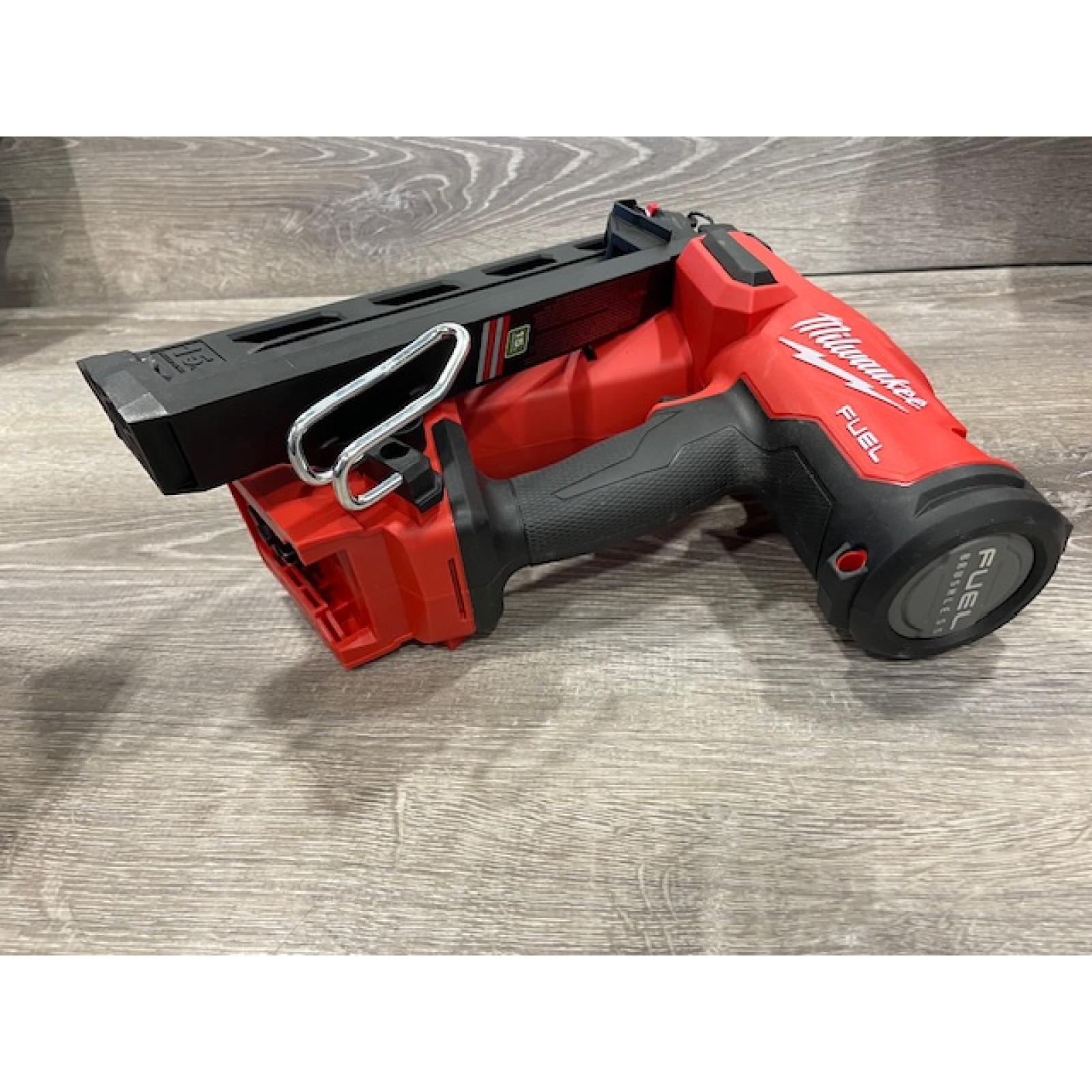 AS-IS Milwaukee FUEL 18-Volt Lithium-Ion Brushless Cordless Gen II 15-Gauge Angled Finish Nailer (Tool-Only)