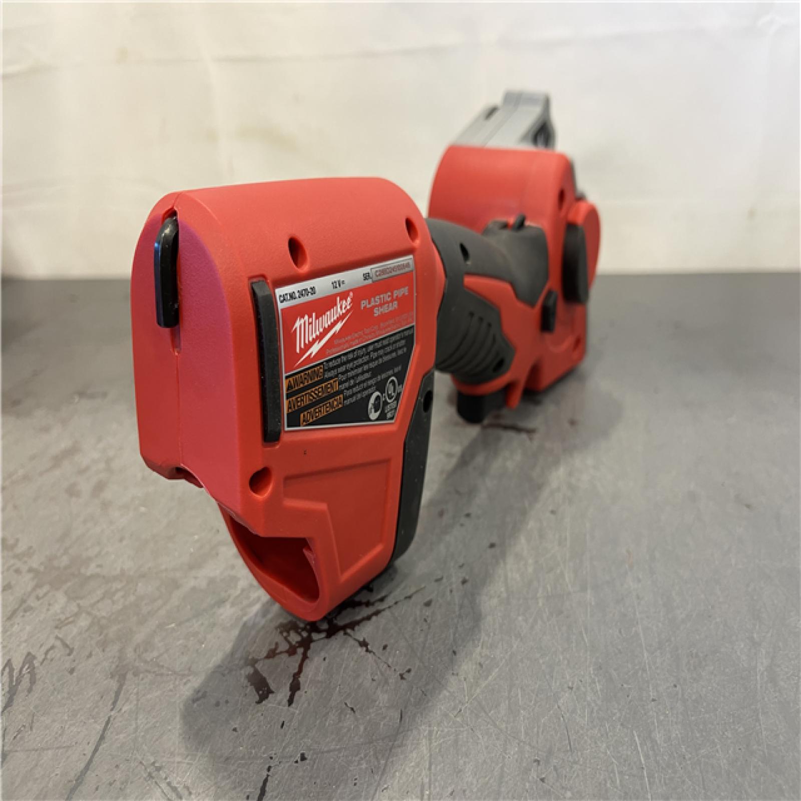 AS-IS - Milwaukee M12 12V Lithium-Ion Cordless PVC Pipe Shear
