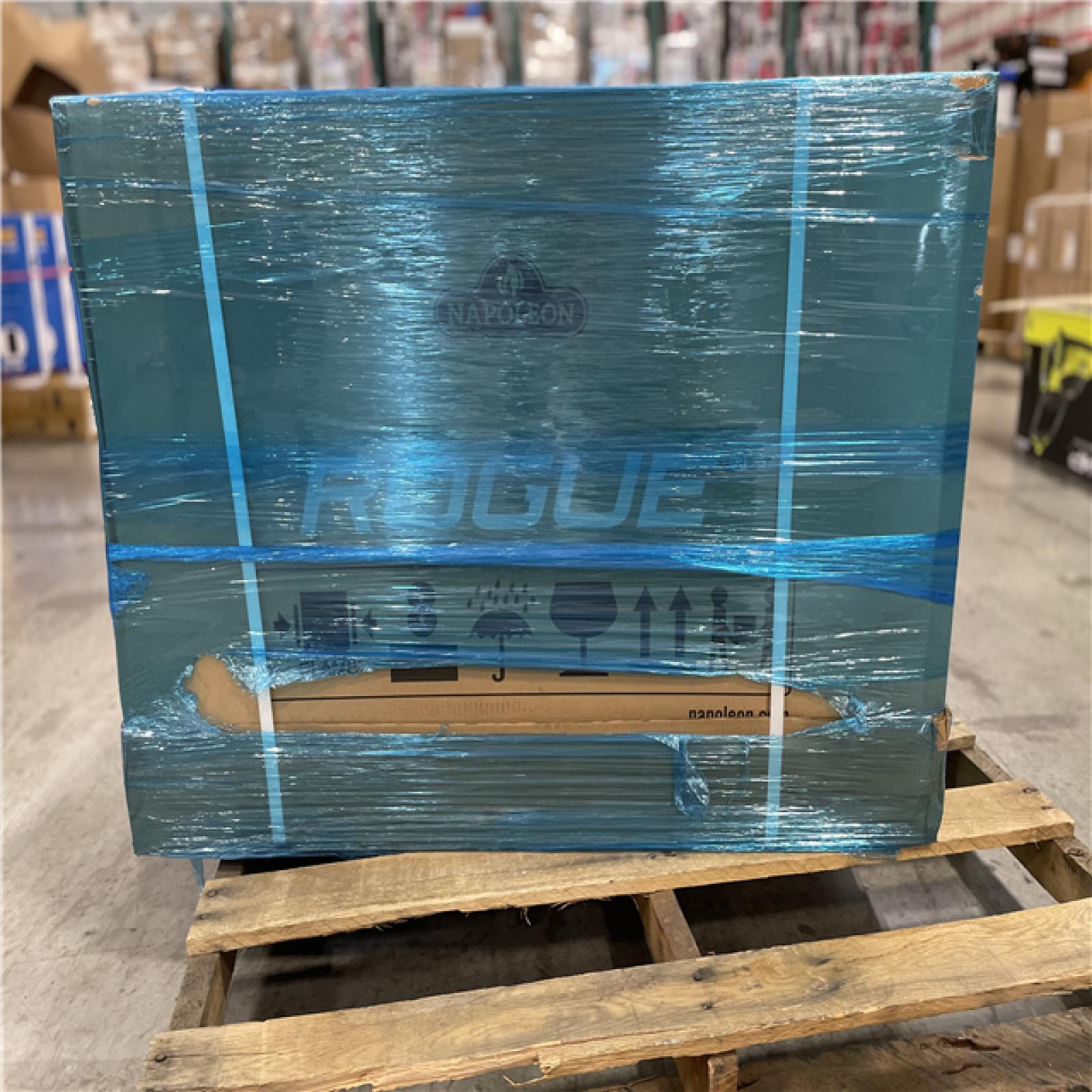 DALLAS LOCATION- NAPOLEON Rogue 525 4-Burner Natural Gas Grill
