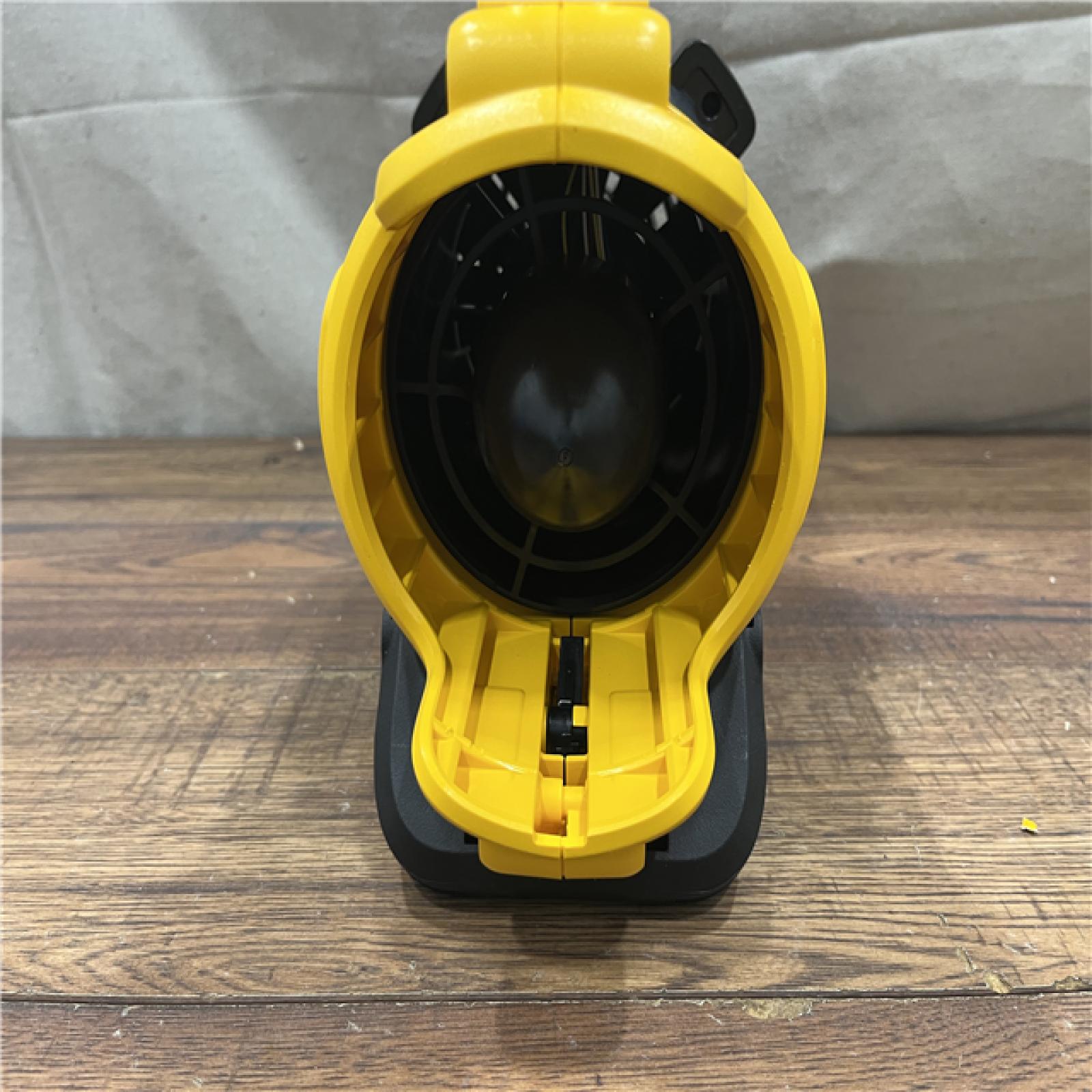 AS-IS DEWALT 20V MAX* XR Brushless Cordless Handheld Blower Kit