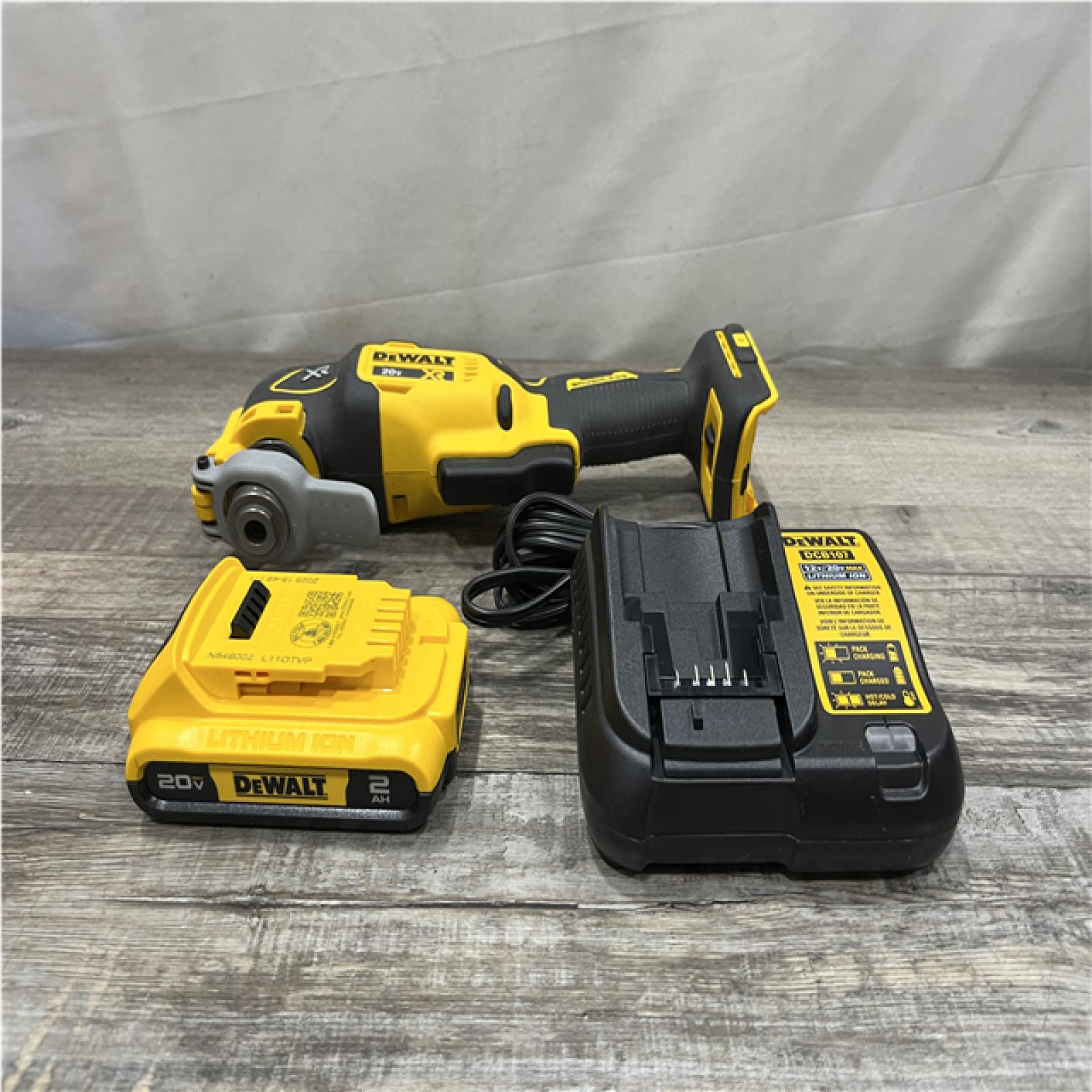 AS-IS DEWALT 20V MAX XR Cordless Brushless 3-Speed Oscillating Multi Tool Kit