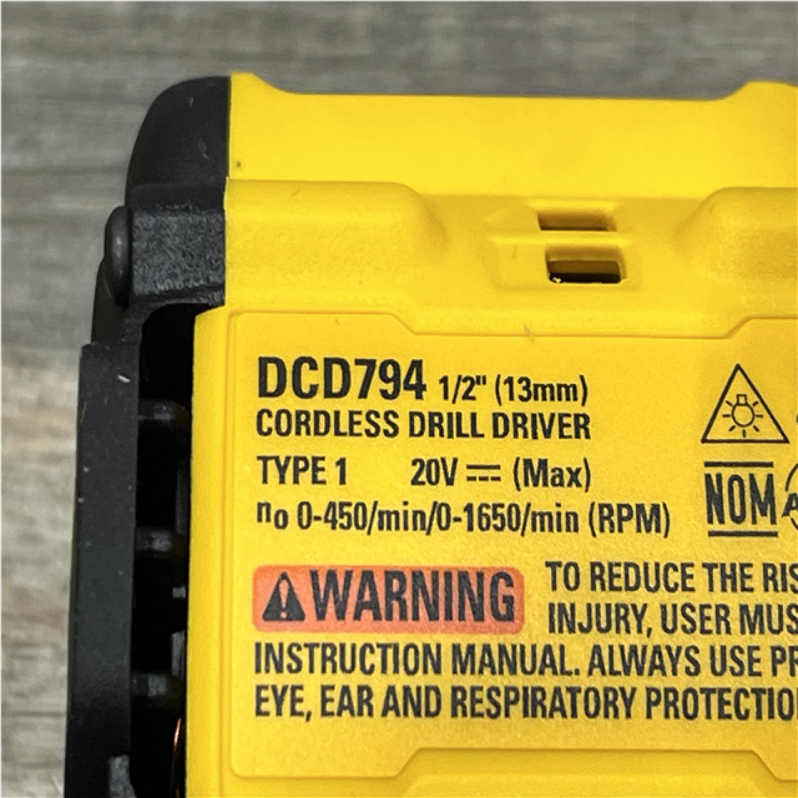 AS-IS DEWALT ATOMIC 20-Volt MAX Lithium-Ion Cordless Combo Kit