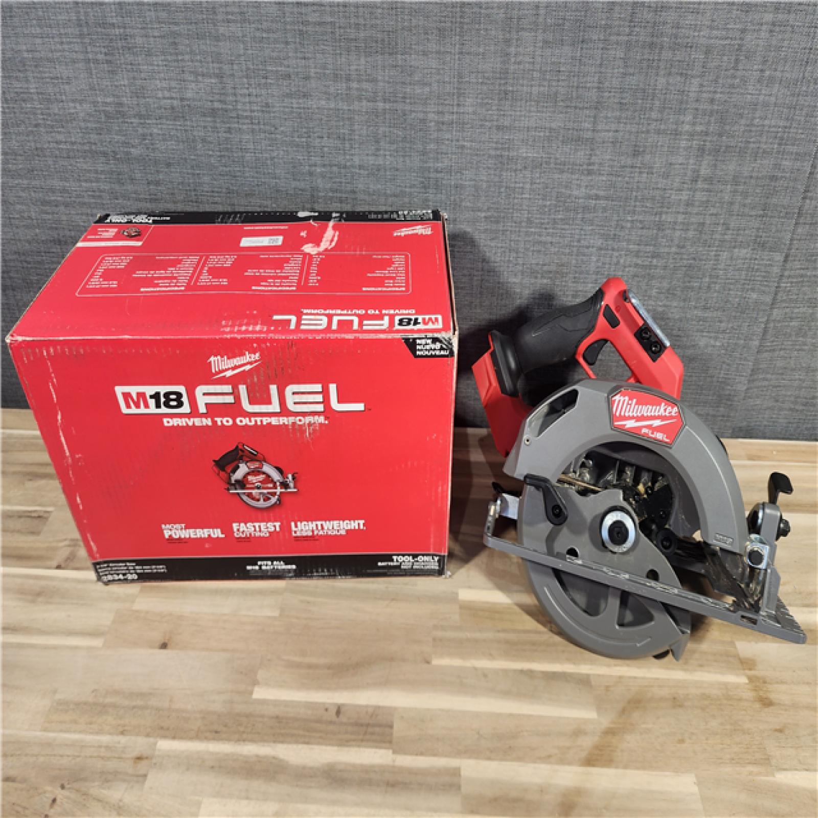 HOUSTON LOCATION - AS-IS Milwaukee Tools M18 FUEL 7-1/4 Circular Saw (Tool Only) 2834-20