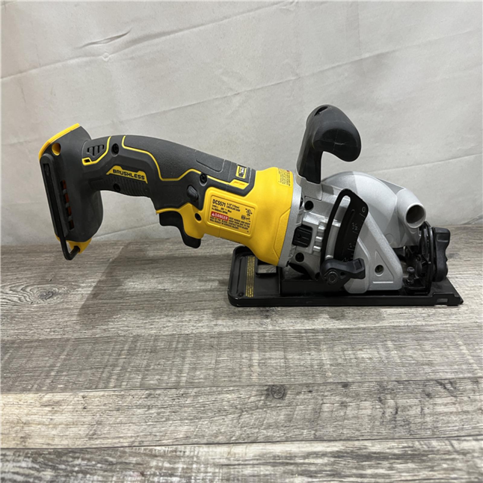 AS-IS DEWALT ATOMIC 20V MAX Cordless Brushless 4-1/2 in. Circular Saw (Tool Only)