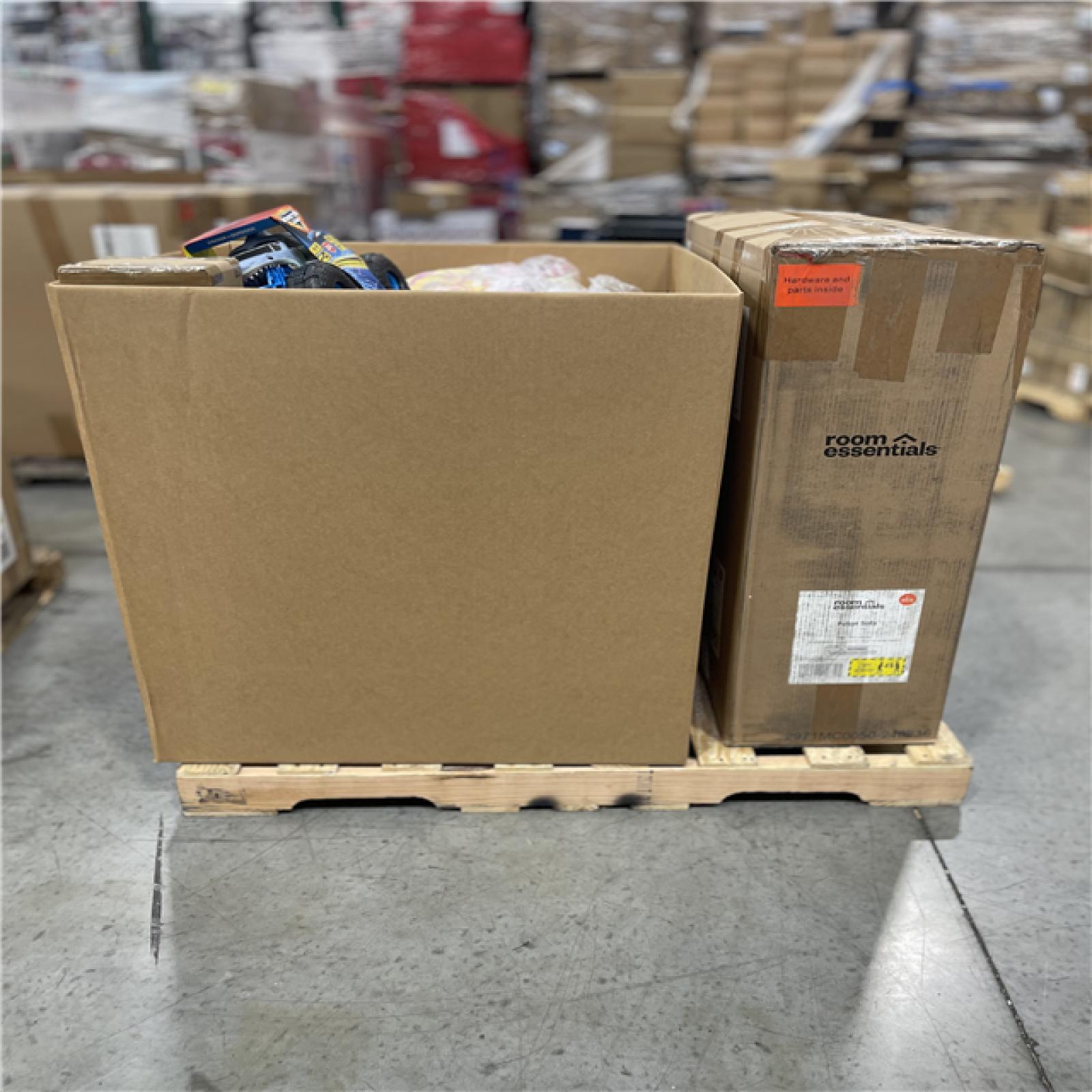 DALLAS LOCATION- NEW!- BULLSEYE MIXED PALLET