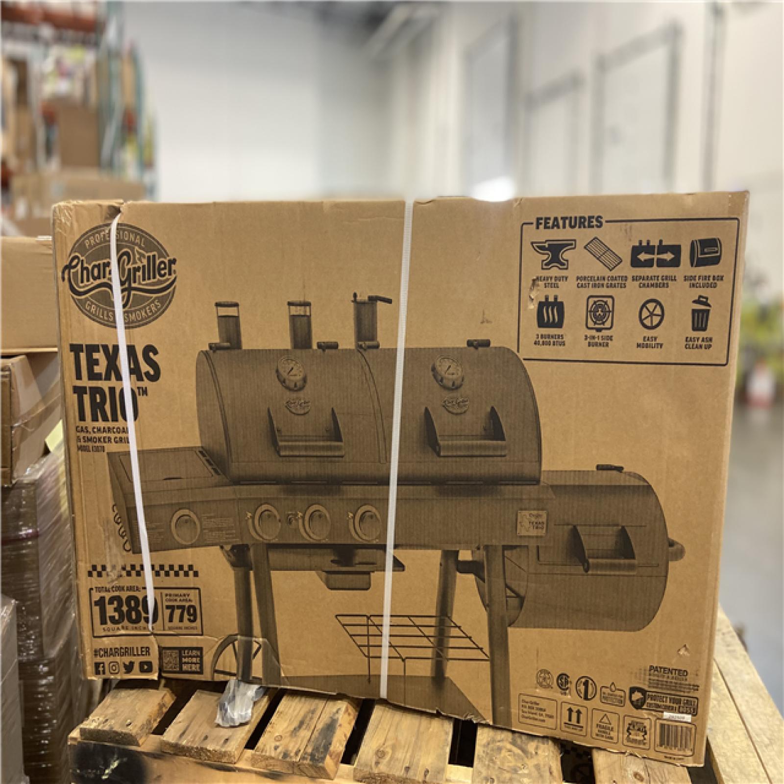 DALLAS LOCATION - Char-Griller Texas Trio 4-Burner Dual Fuel Grill with Smoker in Black