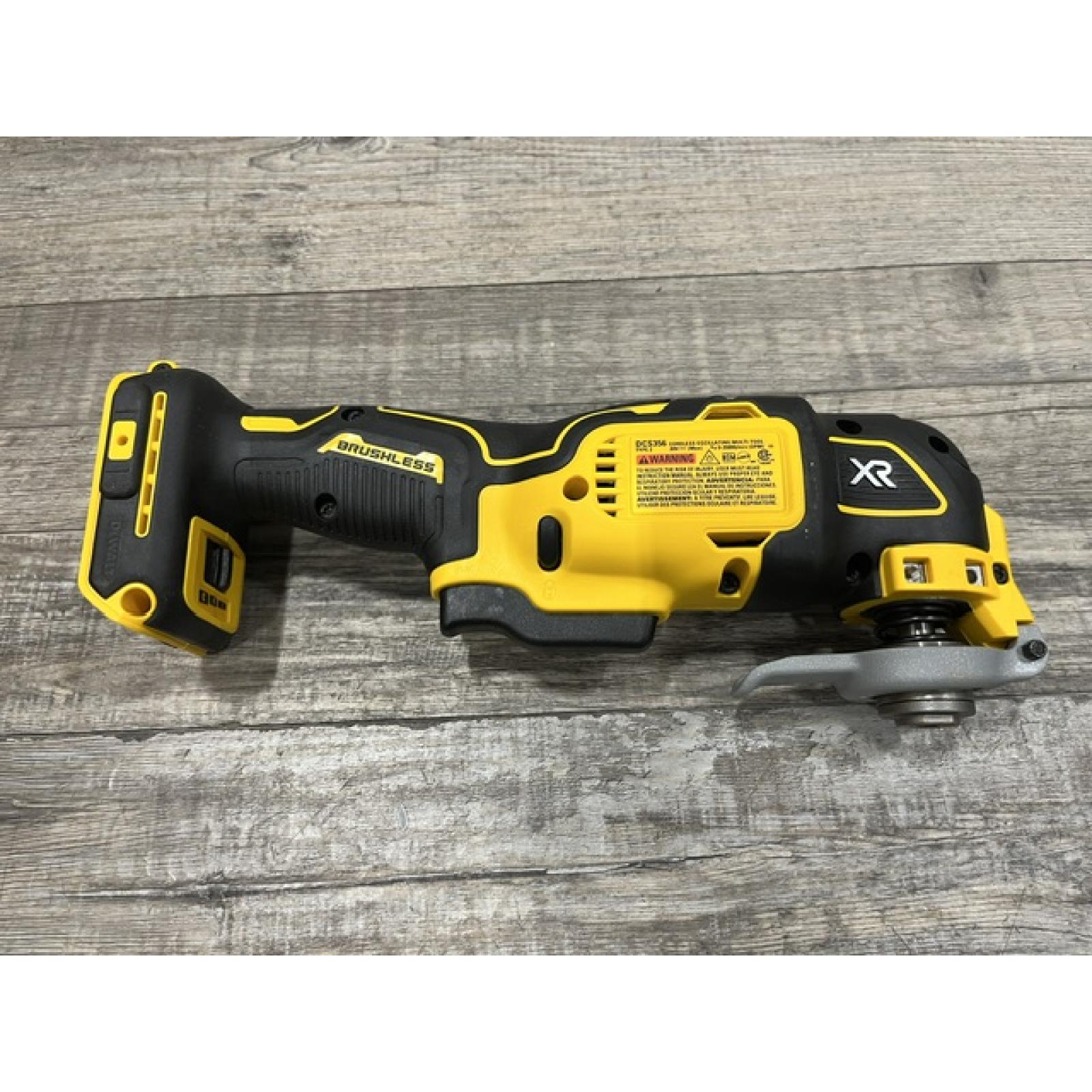 AS-IS DEWALT 20V MAX XR Cordless Brushless 3-Speed Oscillating Multi Tool Kit