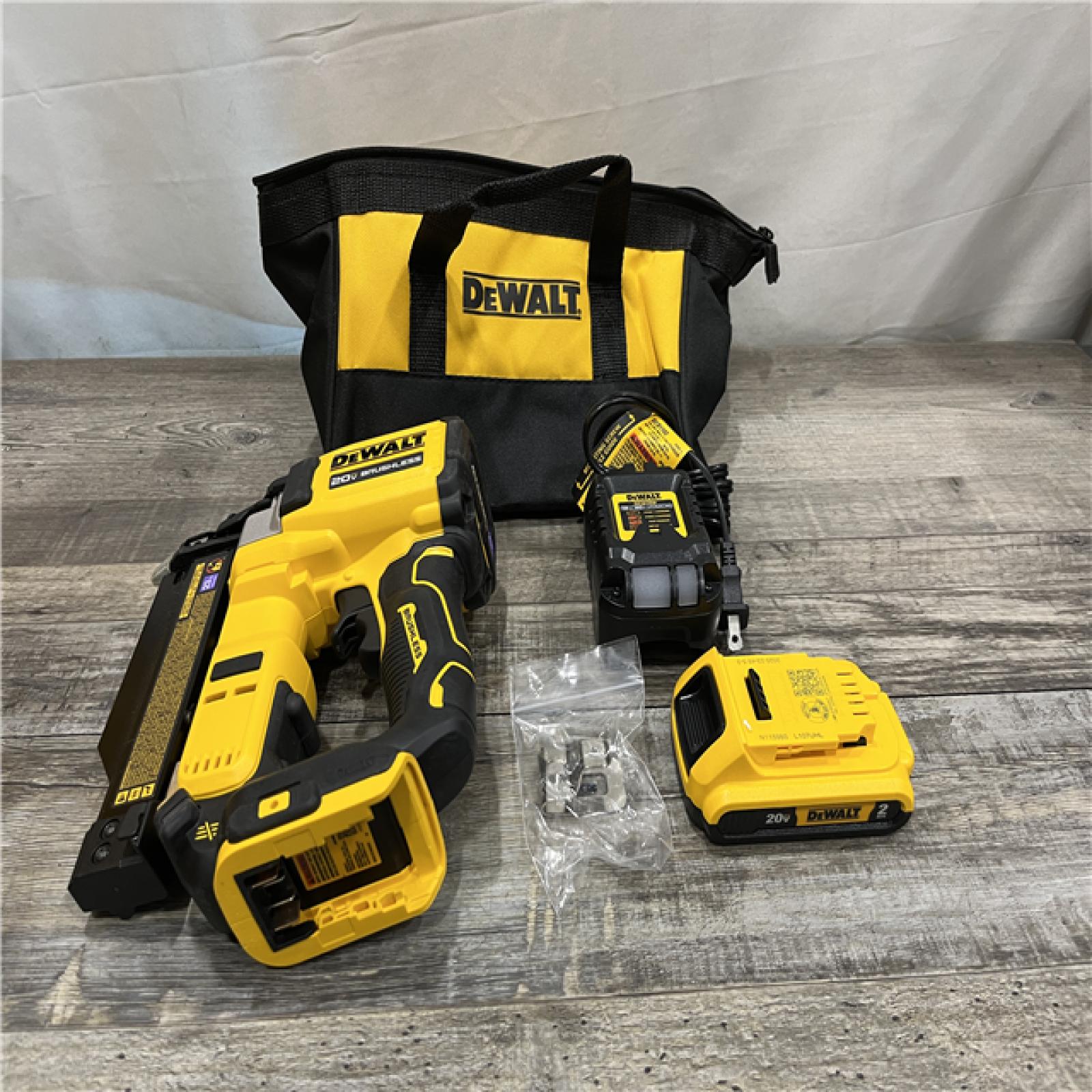 AS-IS DEWALT ATOMIC 20V MAX Lithium Ion Cordless 23 Gauge Pin Nailer Kit