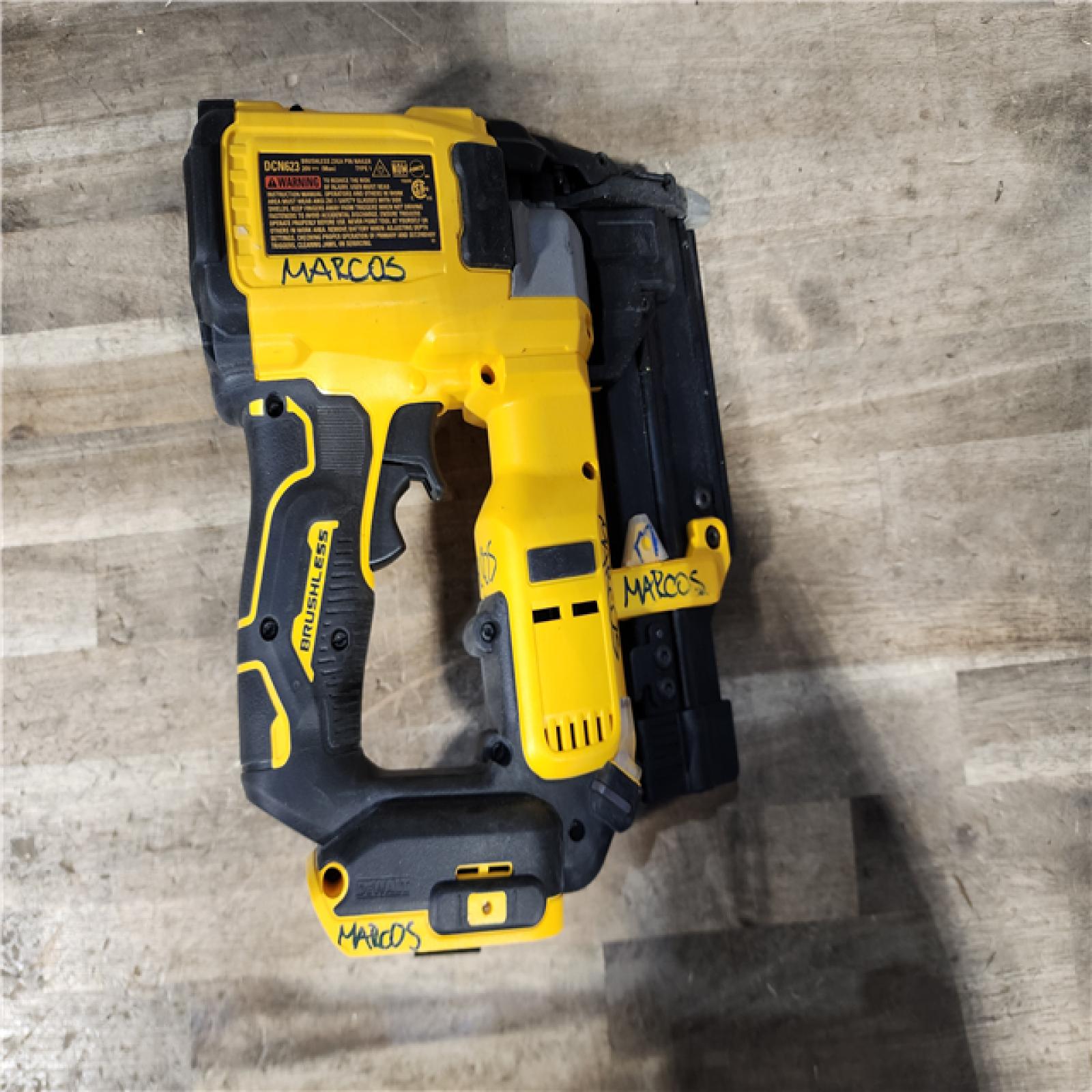 HOUSTON LOCATION - AS-IS DeWalt DCN623D1 20V MAX Atomic Compact Cordless Pin Nailer Kit