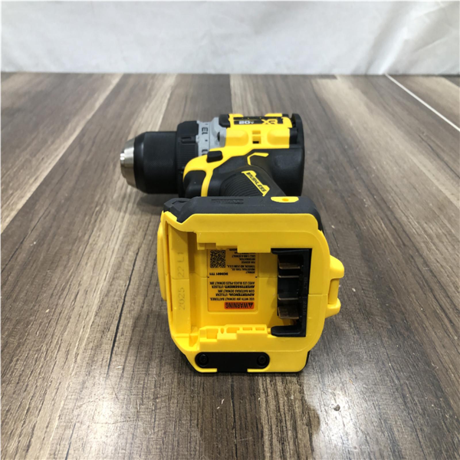AS-IS DEWALT 20V XR Lithium-Ion Cordless Brushless 1/2 in. Drill/Driver Kit
