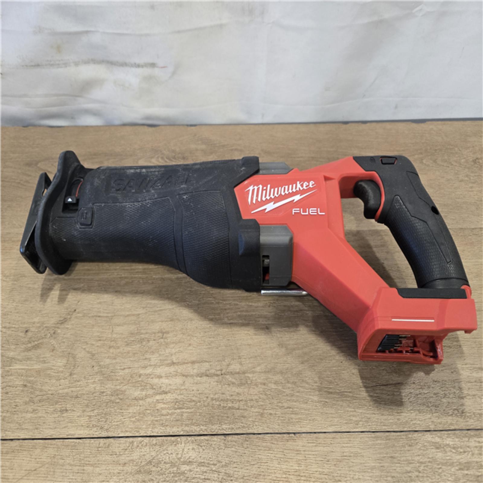 AS-IS Milwaukee 3697-25 M18 Fuel 18 V 5 Amps Cordless 5-Tool Kit