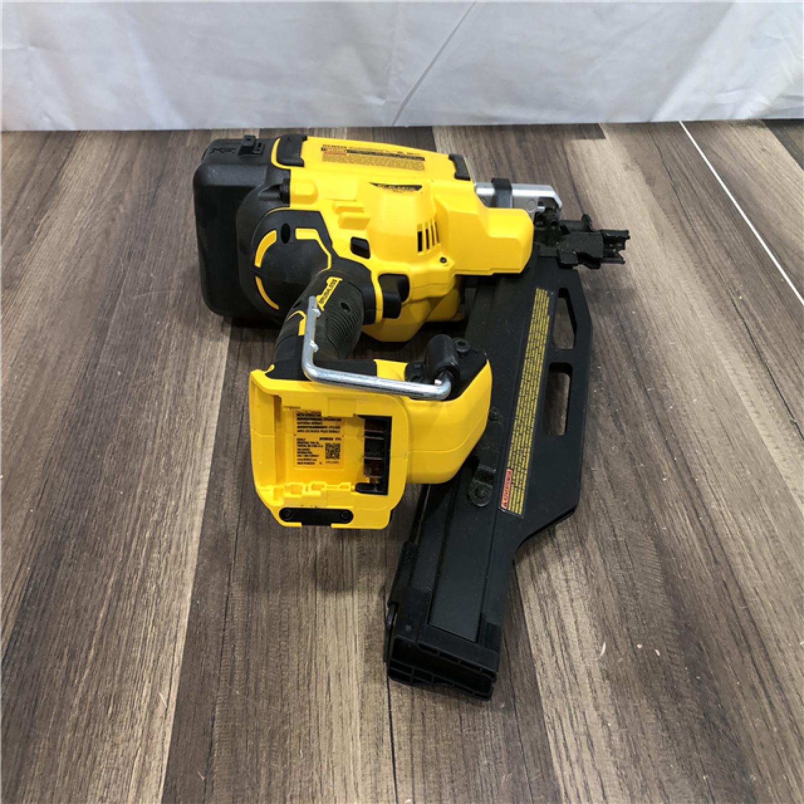 AS-IS DEWALT 20-Volt 21° Cordless Framing Nailer (Tool-Only)