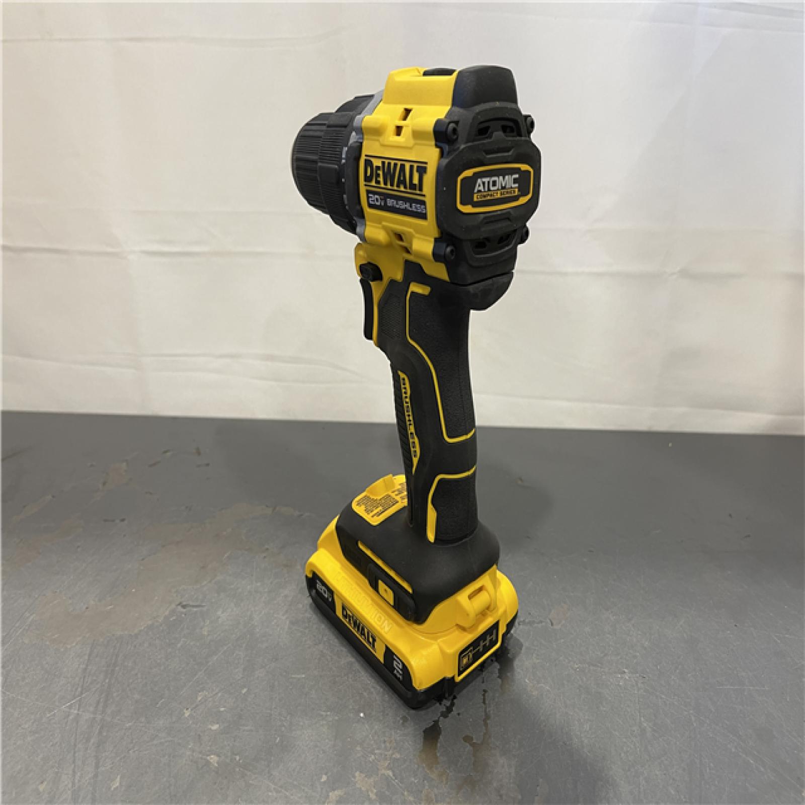 AS-IS - DEWALT ATOMIC COMPACT SERIES 20V MAX* Brushless Cordless 1/2 Drill/Driver Kit