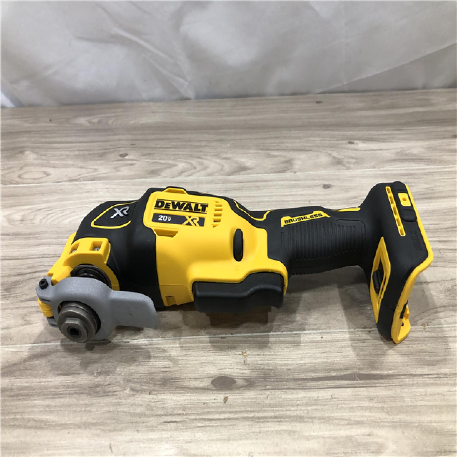 AS-IS DEWALT Cordless 3-Speed Oscillating Multi Tool Kit