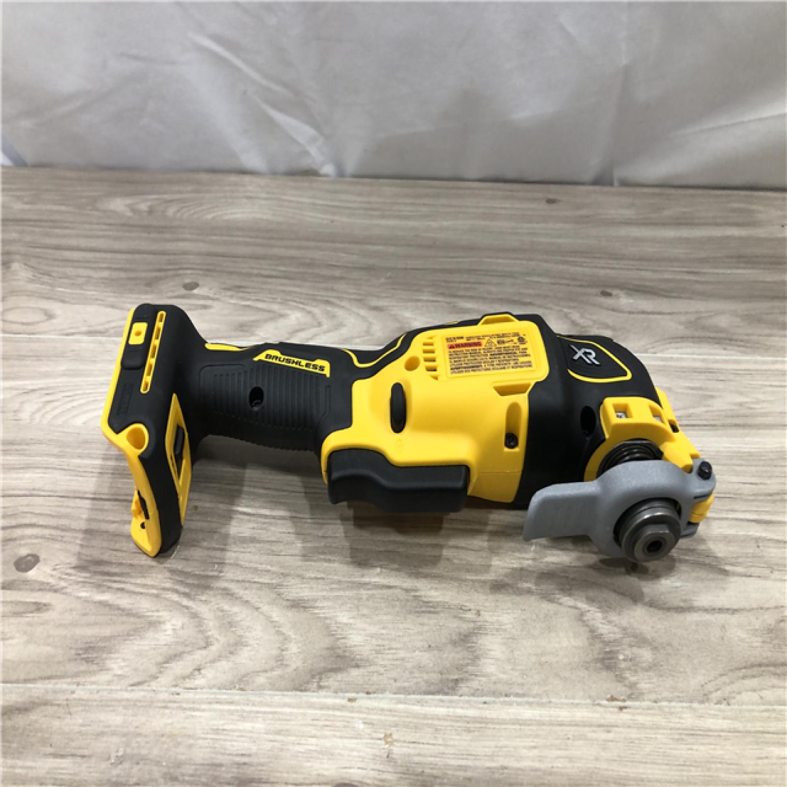 AS-IS DEWALT 20-Volt MAX XR Cordless 3-speed Oscillating Multi-Tool DCS356B (Tool-Only)