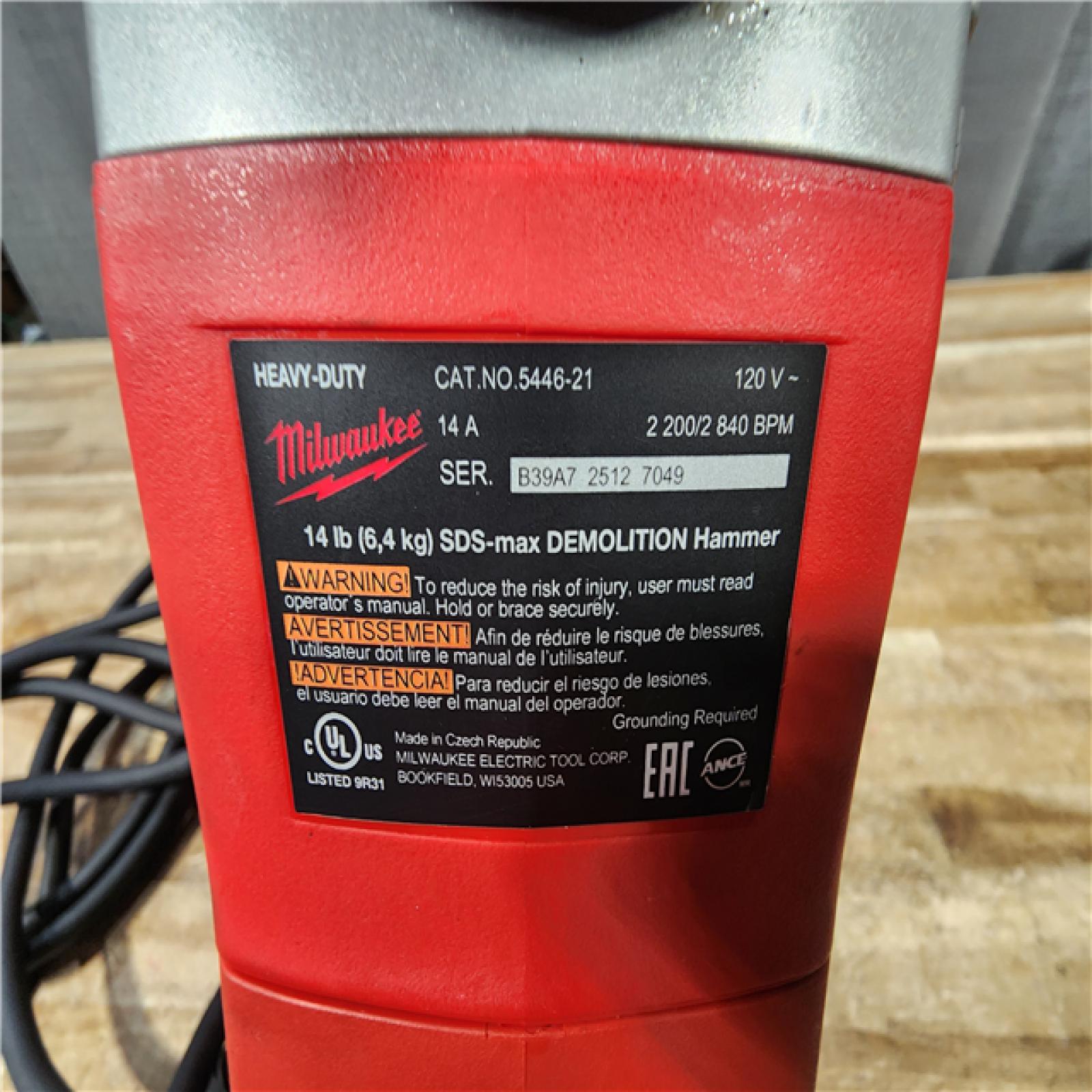 HOUSTON LOCATION - AS - IS Milwaukee SDS-MAX Demolition Hammer
