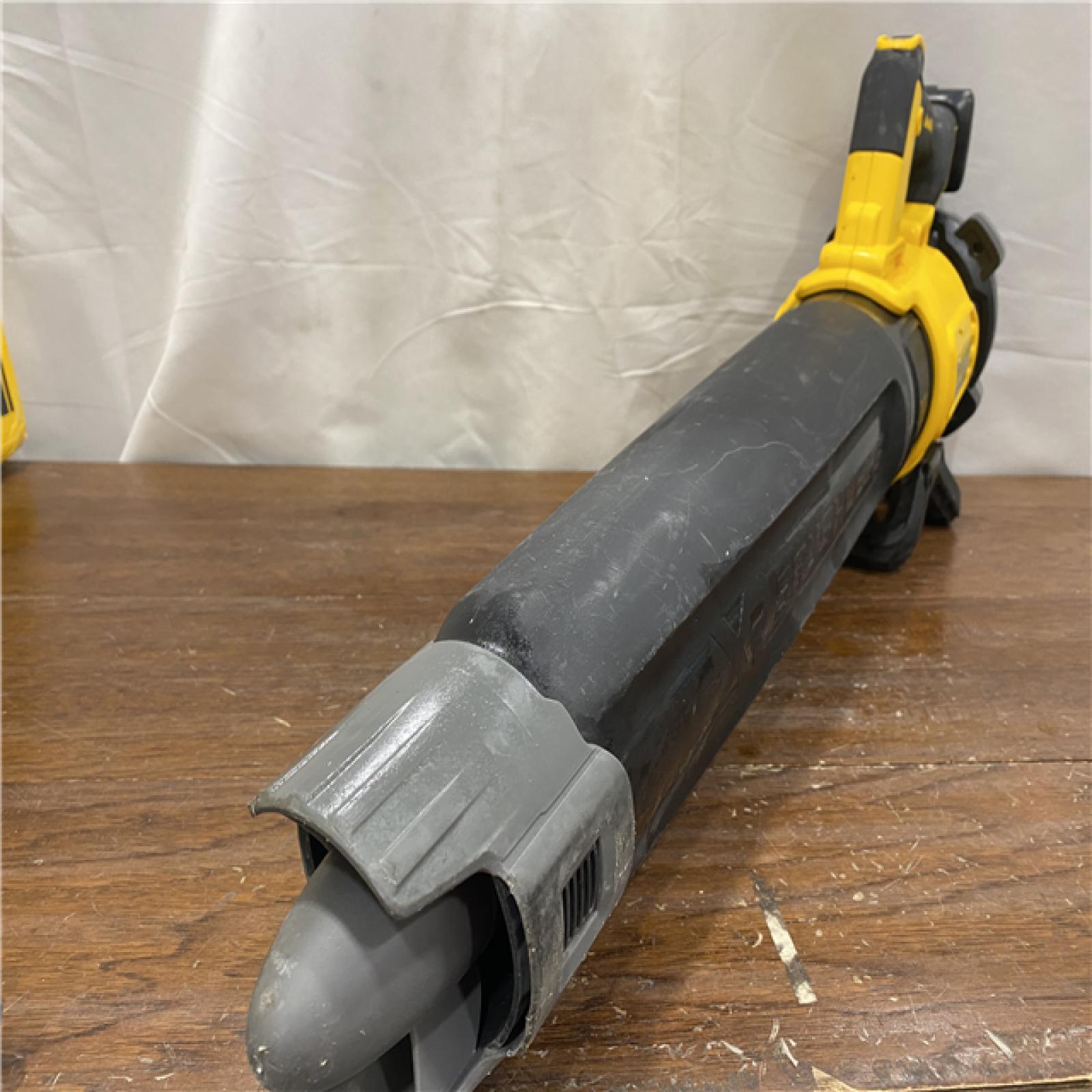 AS-IS DEWALT 20V MAX* XR Brushless Cordless Handheld Blower Kit