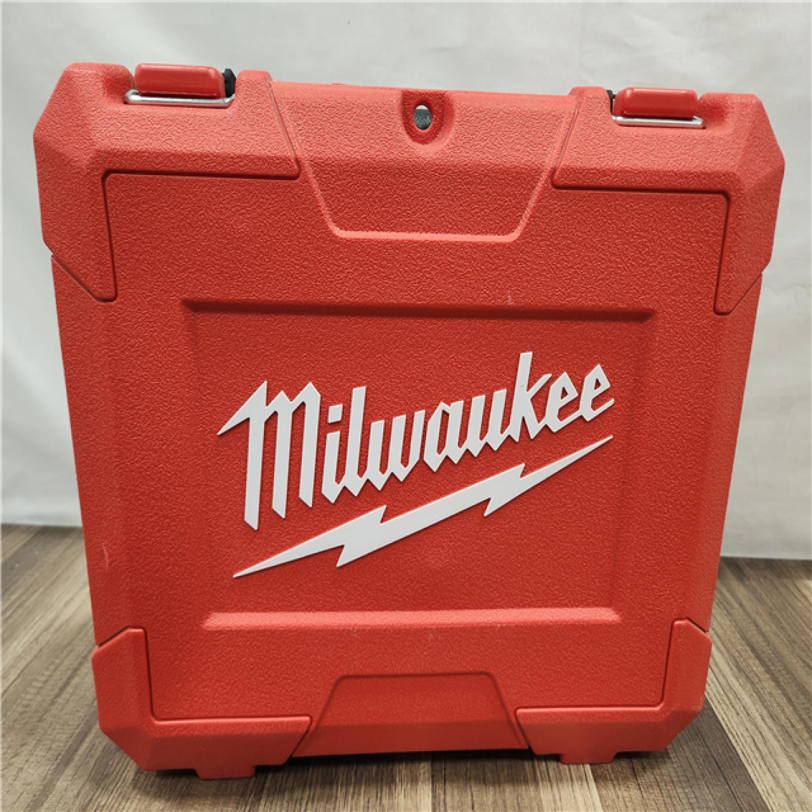 AS-IS- Milwaukee M12 12-Volt Lithium-Ion Cordless PEX Expansion Tool Kit with (2) 1.5 Ah Batteries  (3) Expansion Heads and Hard Case