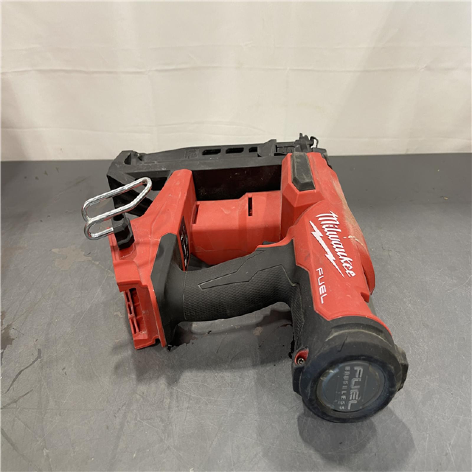 AS-IS - MILWAUKEE M18 FUEL 18-Volt Lithium-Ion Brushless Cordless Gen ll 16-Gauge Straight Finish Nailer
