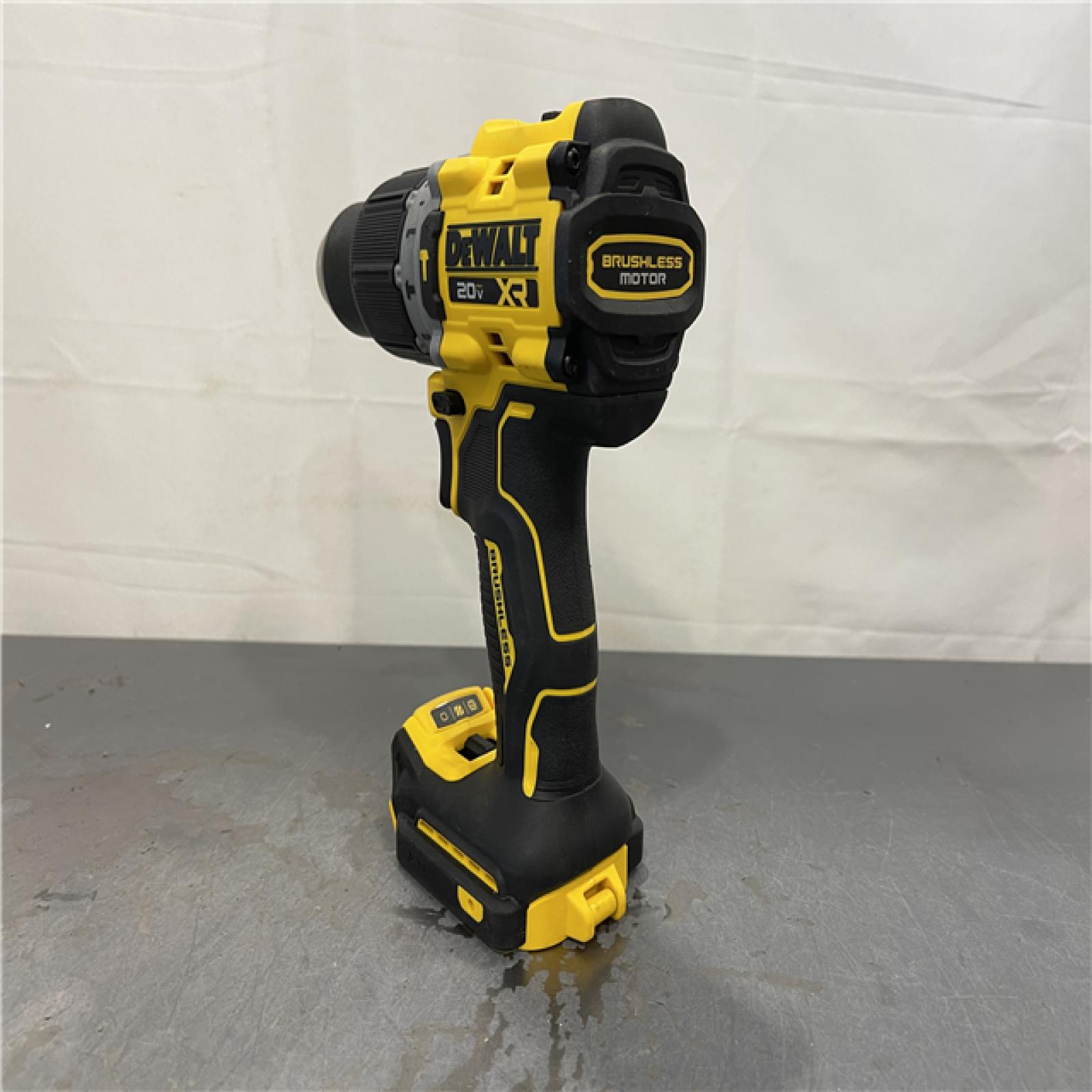 AS-IS- DEWALT 20V Compact Cordless 1/2 in. Hammer Drill