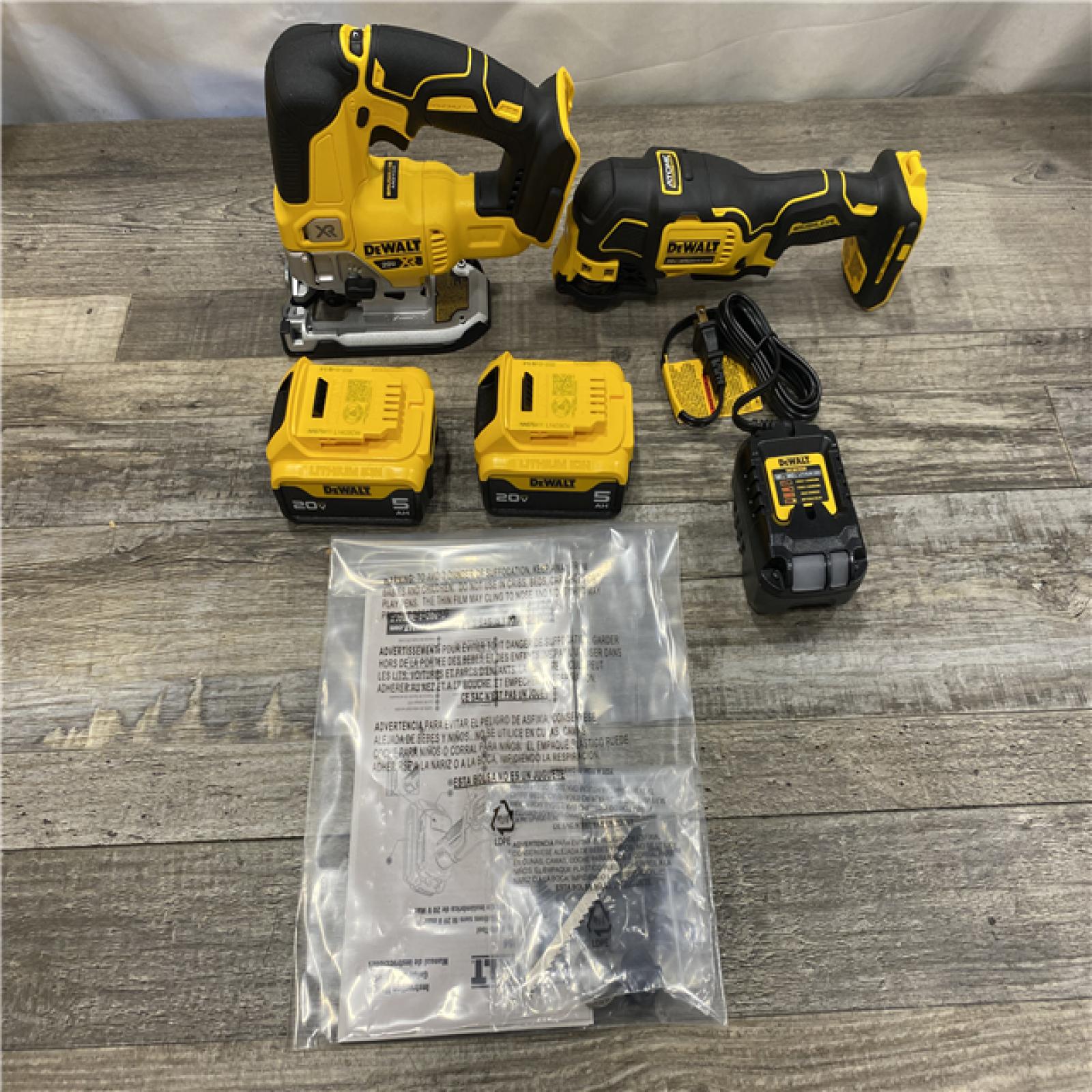 LIKE NEW - DEWALT 20V Lithium-Ion 2-Tool Cordless Combo Kit