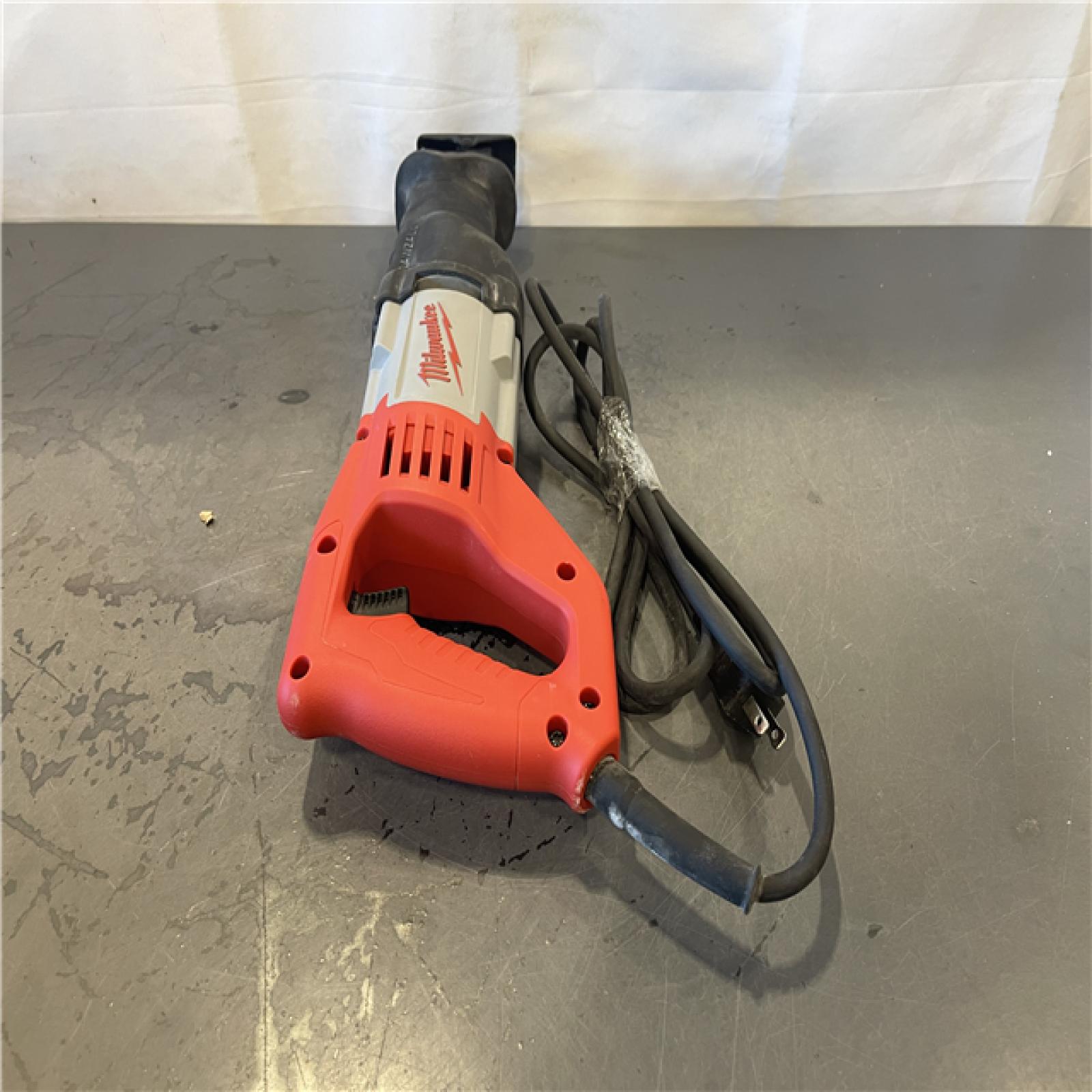 AS-IS- 12 Amp Sawzall Reciprocating Saw with Case