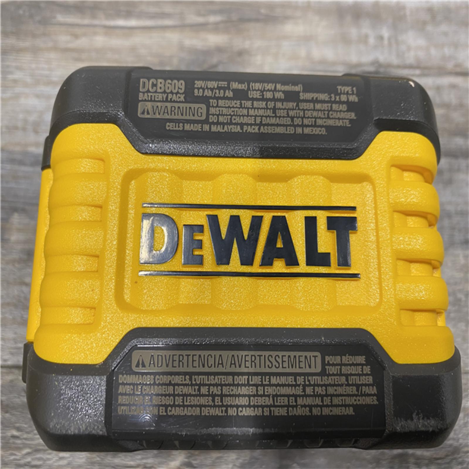 AS-IS DEWALT 20V/60V MAX FLEXVOLT Lithium-Ion 9.0Ah Battery and Charger Starter Kit