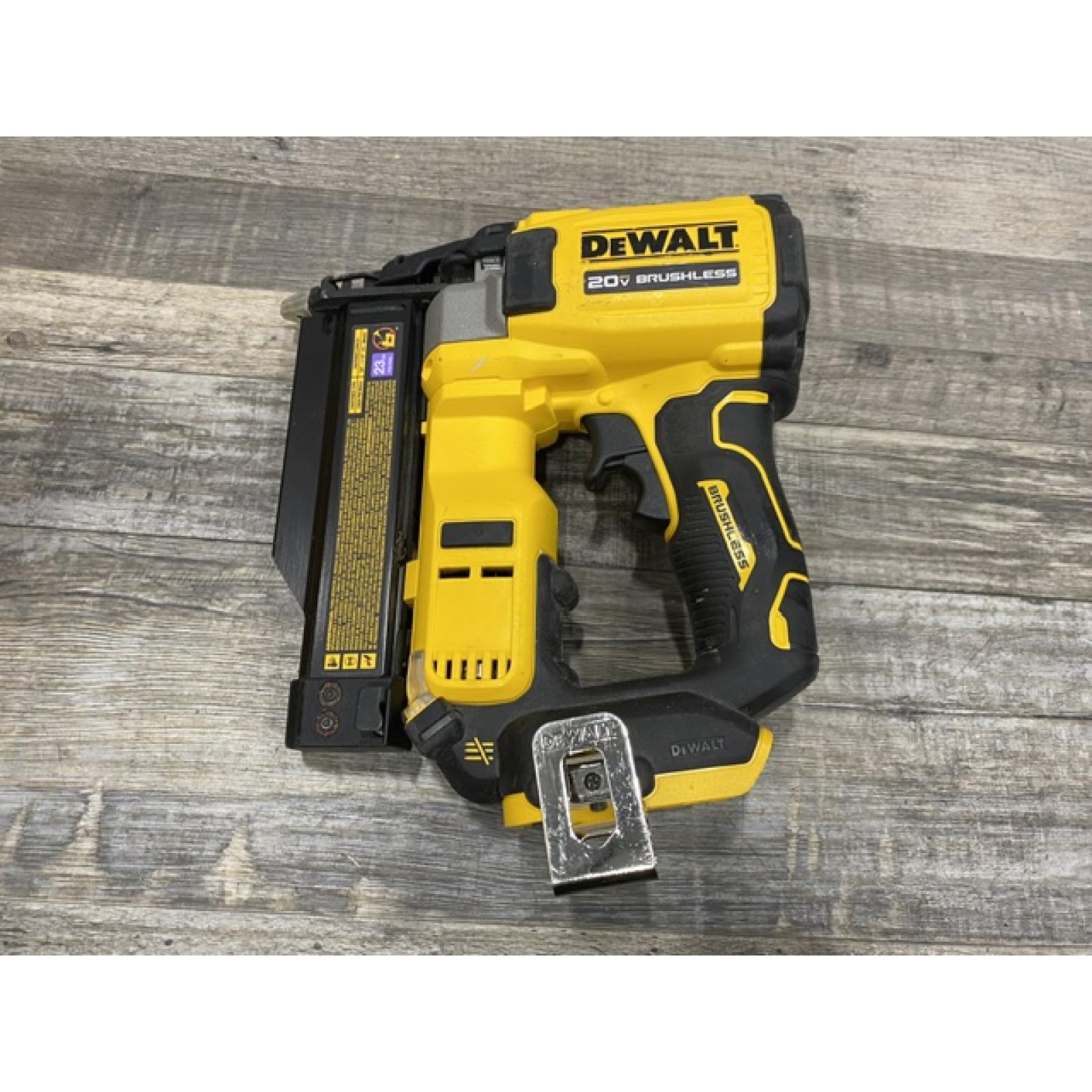 AS-IS DEWALT ATOMIC 20V MAX Lithium Ion Cordless 23 Gauge Pin Nailer Kit