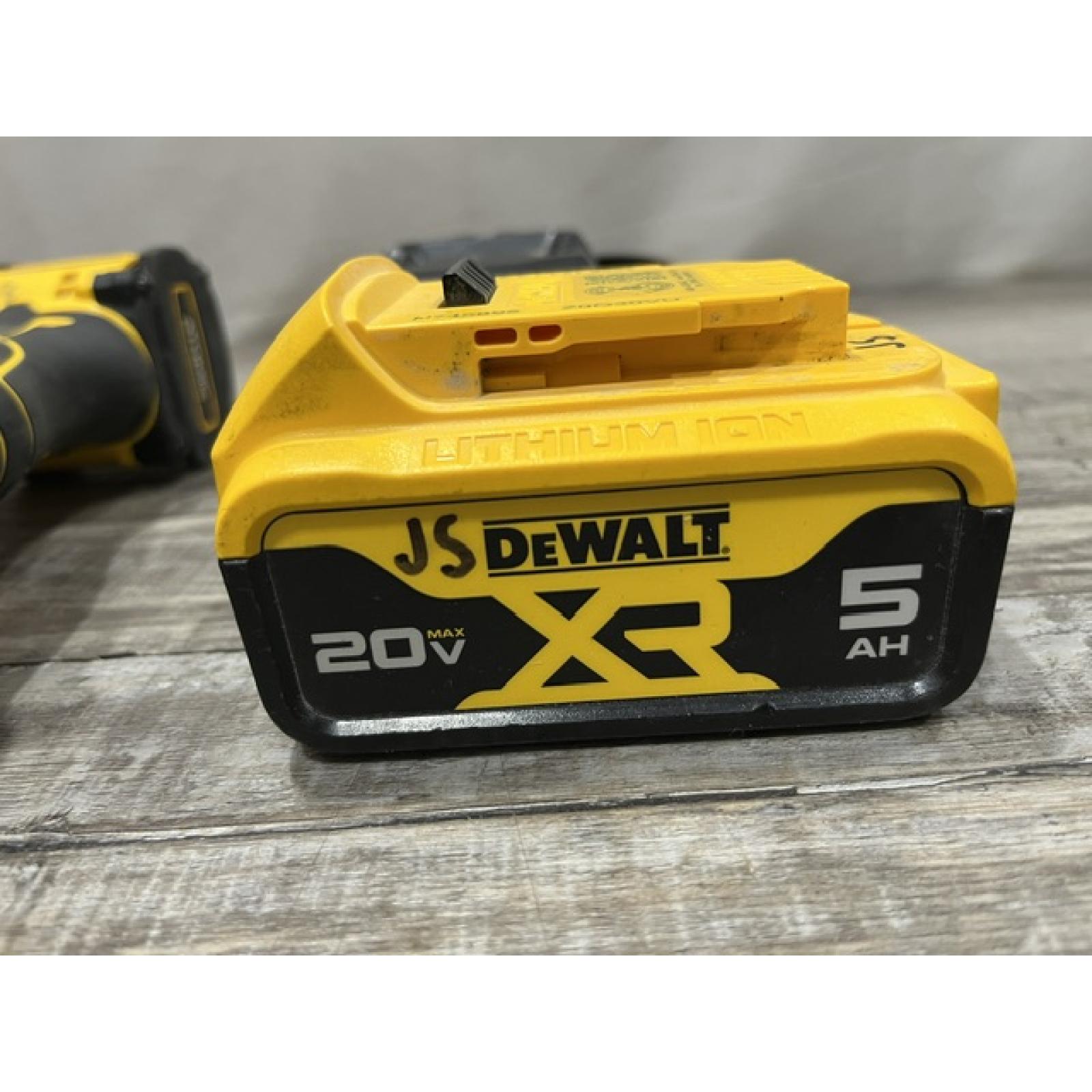 AS-IS DEWALT ATOMIC 20V MAX Lithium-Ion Cordless 1/4 in. Brushless Impact Driver Kit