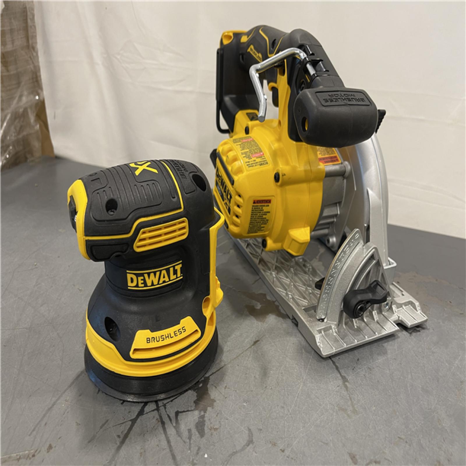 AS-IS - DEWALT 20-Volt MAX Lithium-Ion Cordless 7 Tool Combo Kit