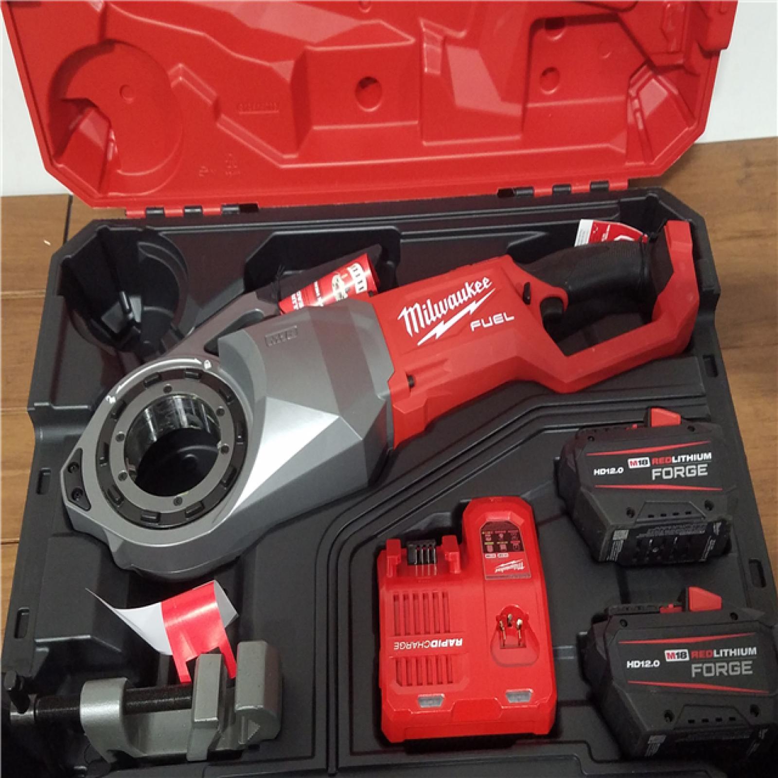 California NEW Milwaukee Pipe Threader  Includes (2) Batteries  Charger and Hard Case
