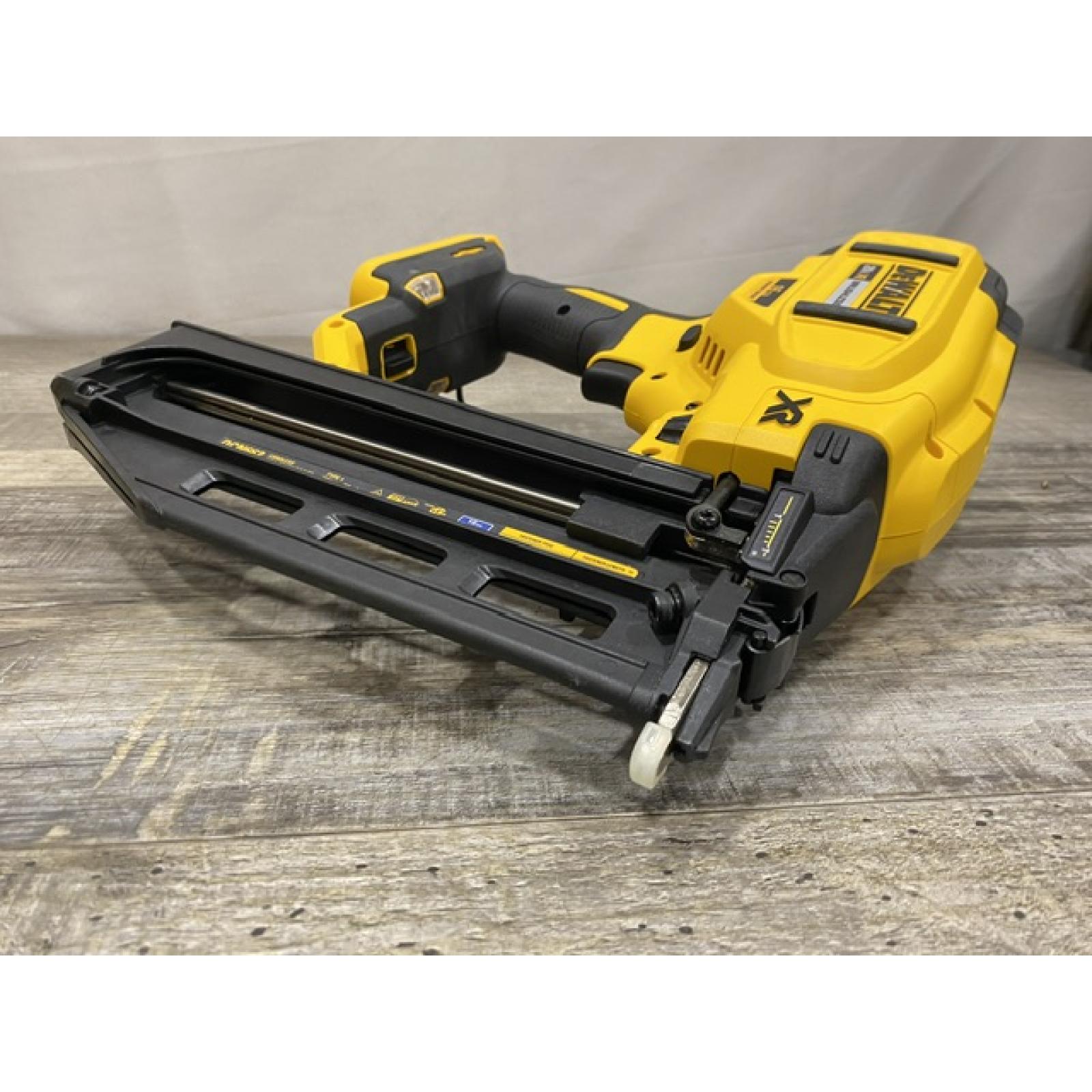 AS-IS DEWALT 20V MAX XR 16-Gauge Lithium-Ion Cordless Finish Nailer (Tool Only)