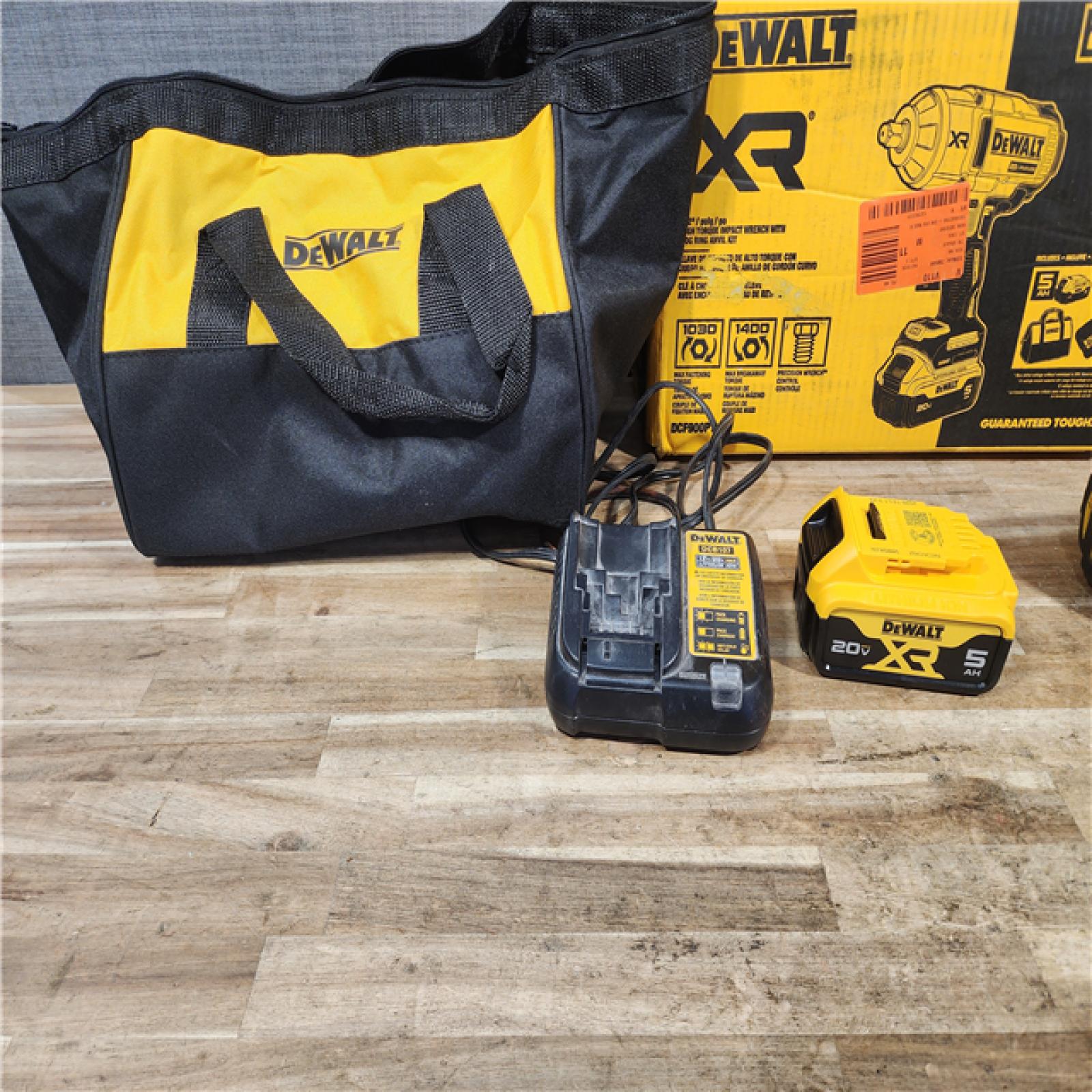 HOUSTON LOCATION - AS - IS DEWALT 20V MAX Lithium-Ion Cordless 1/2 in. Impact Wrench Kit