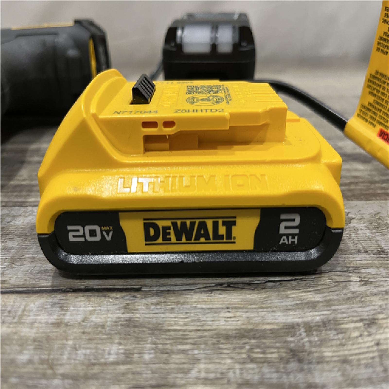 AS-IS DEWALT 20V MAX Cordless Pruner Kit