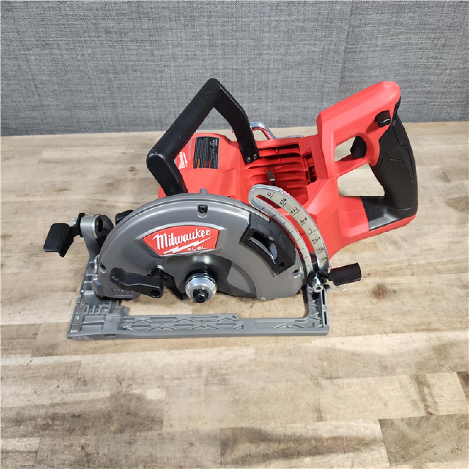 HOUSTON LOCATION - AS-IS Milwaukee 2830-20 Rear Handle Circular Saw M18 FUEL 7-1/4 Cordless Brushless Tool Only