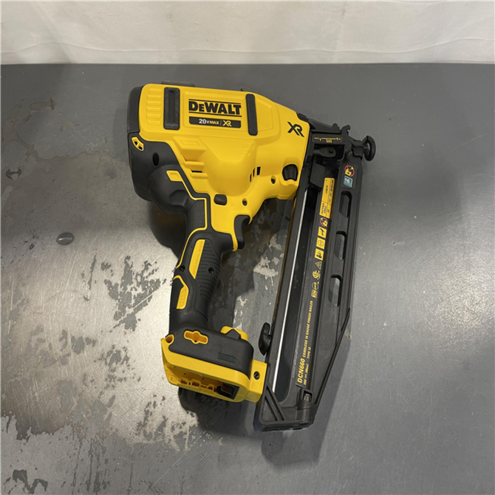 AS-IS- DEWALT 20V MAX XR Lithium-Ion Electric Cordless 16-Gauge Angled Finishing Nailer (Tool Only)