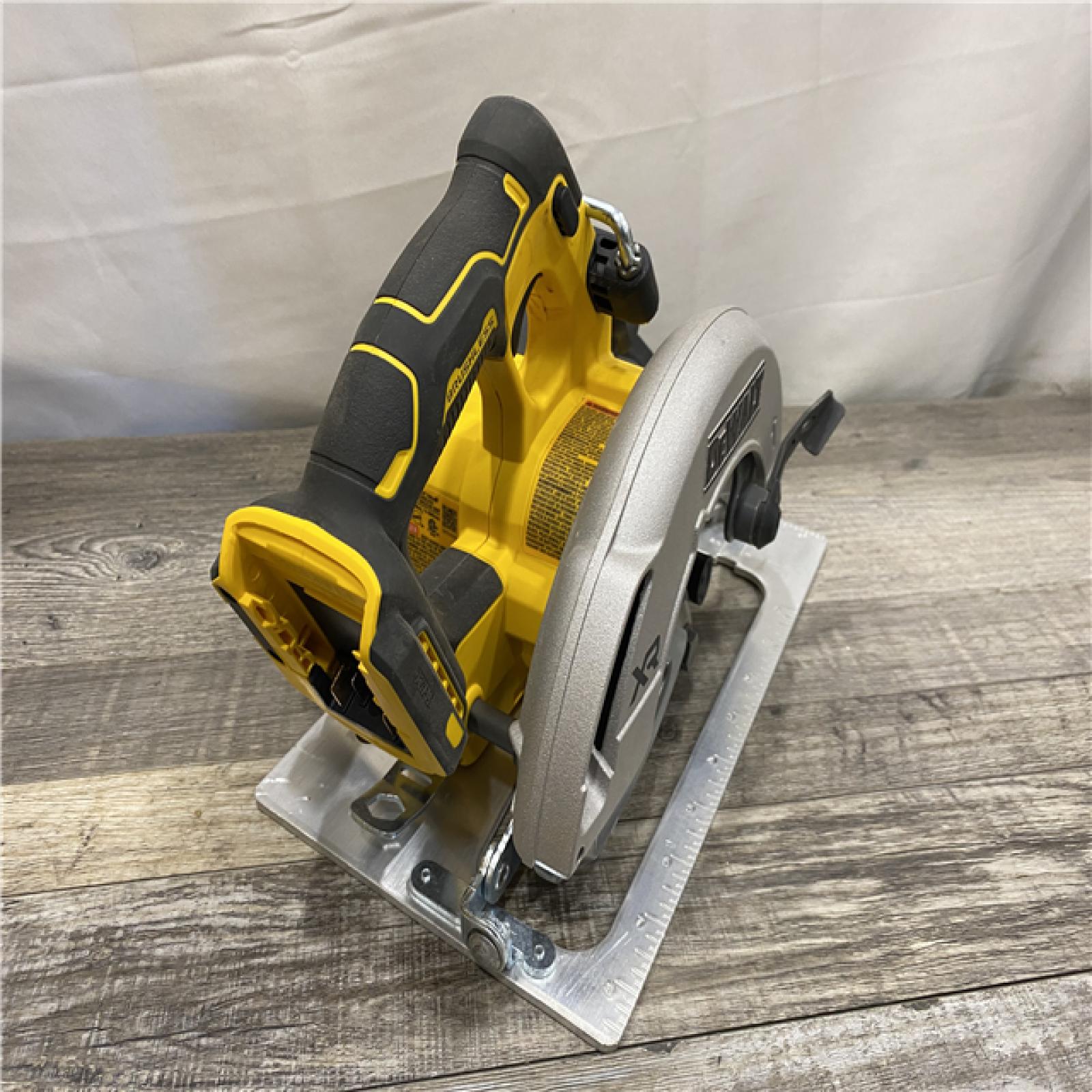 AS-IS DEWALT 20-Volt MAX 7-1/4 in. Cordless Circular Saw (Tool Only)