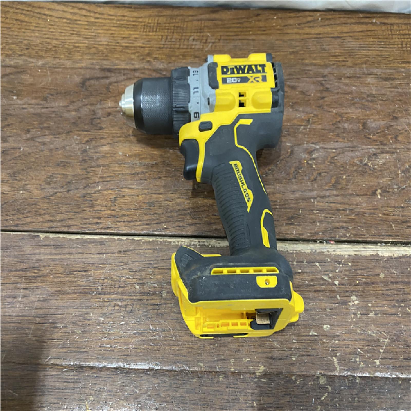 AS-IS DEWALT 20V MAX XR Brushless Cordless 1/2 Drill/Driver Kit
