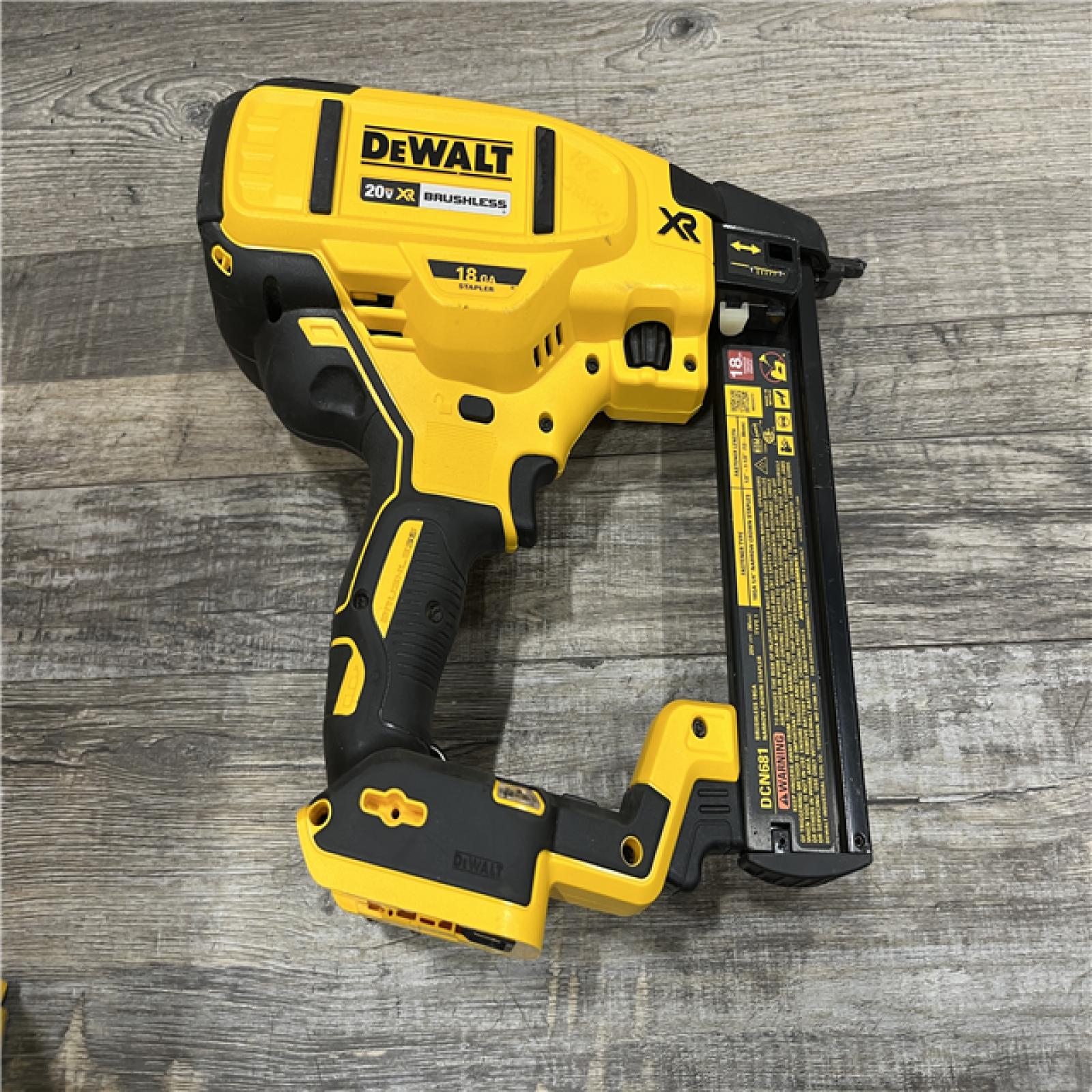 AS-IS DEWALT 20V MAX XR Lithium-Ion Cordless 18-Gauge Narrow Crown Stapler Kit