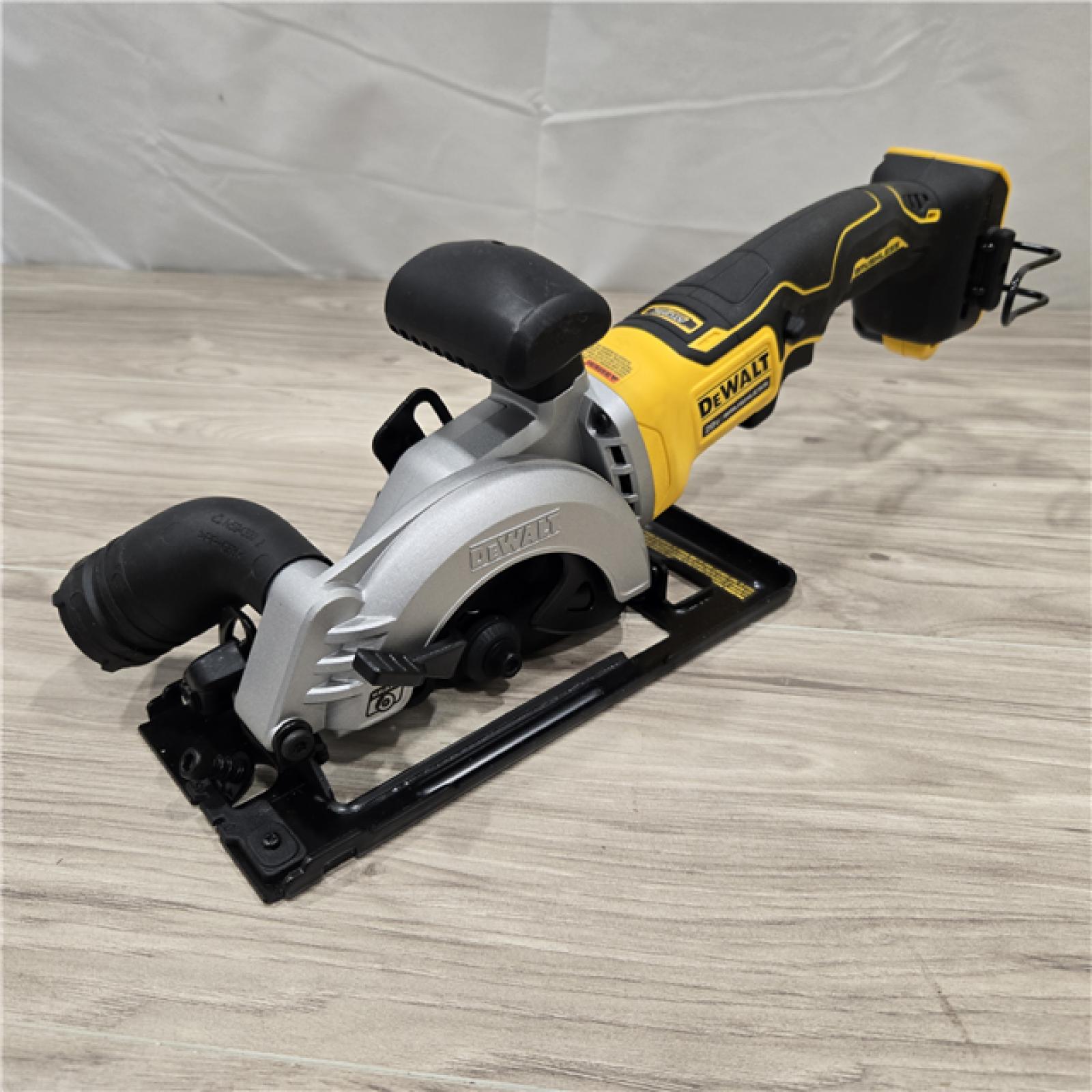 GOOD! - DEWALT ATOMIC 20V MAX Cordless Circular Saw (Tool Only)