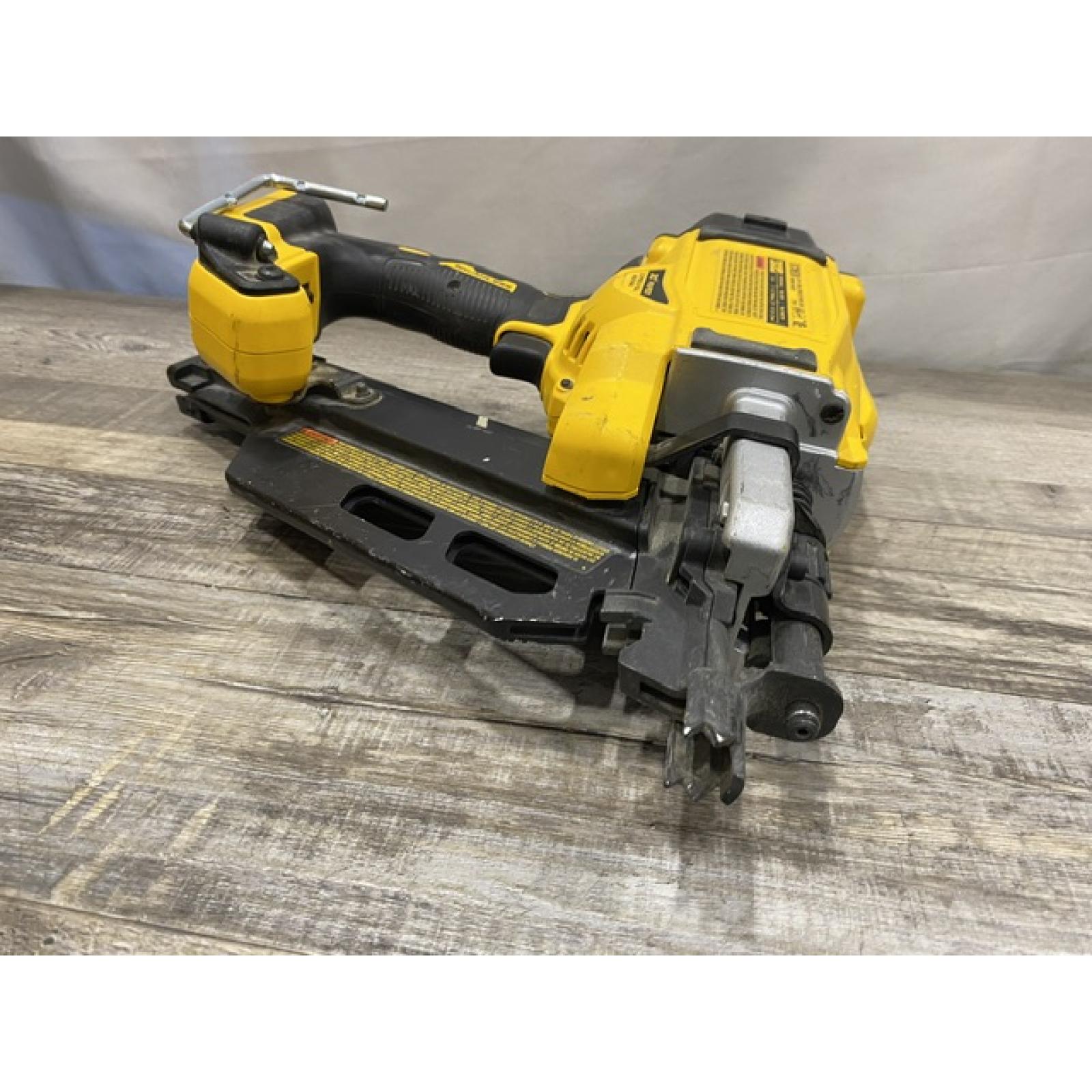 AS-IS DEWALT 20V 30 Degree Cordless Framing Nailer (Tool-Only)