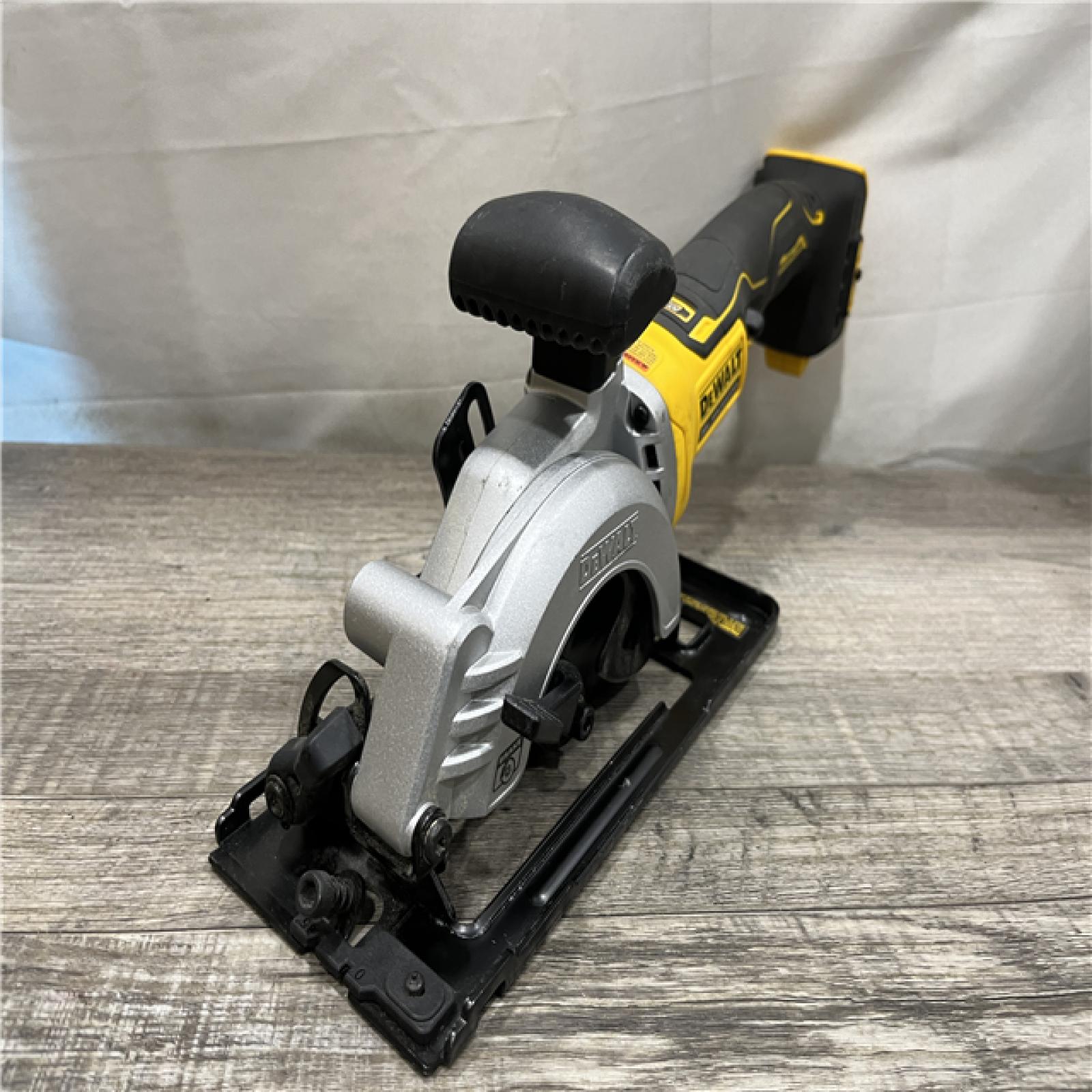 AS-IS DEWALT ATOMIC 20V MAX Cordless Brushless 4-1/2 in. Circular Saw (Tool Only)