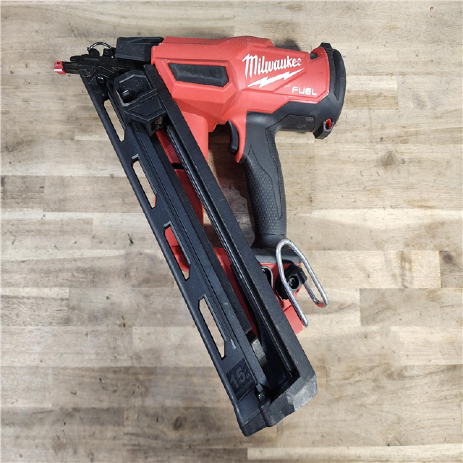 HOUSTON LOCATION - AS-IS Milwaukee 2839-20 M18 FUEL 15 Ga. 18 Volt Brushless Angled Finish Nailer (TOOL ONLY)