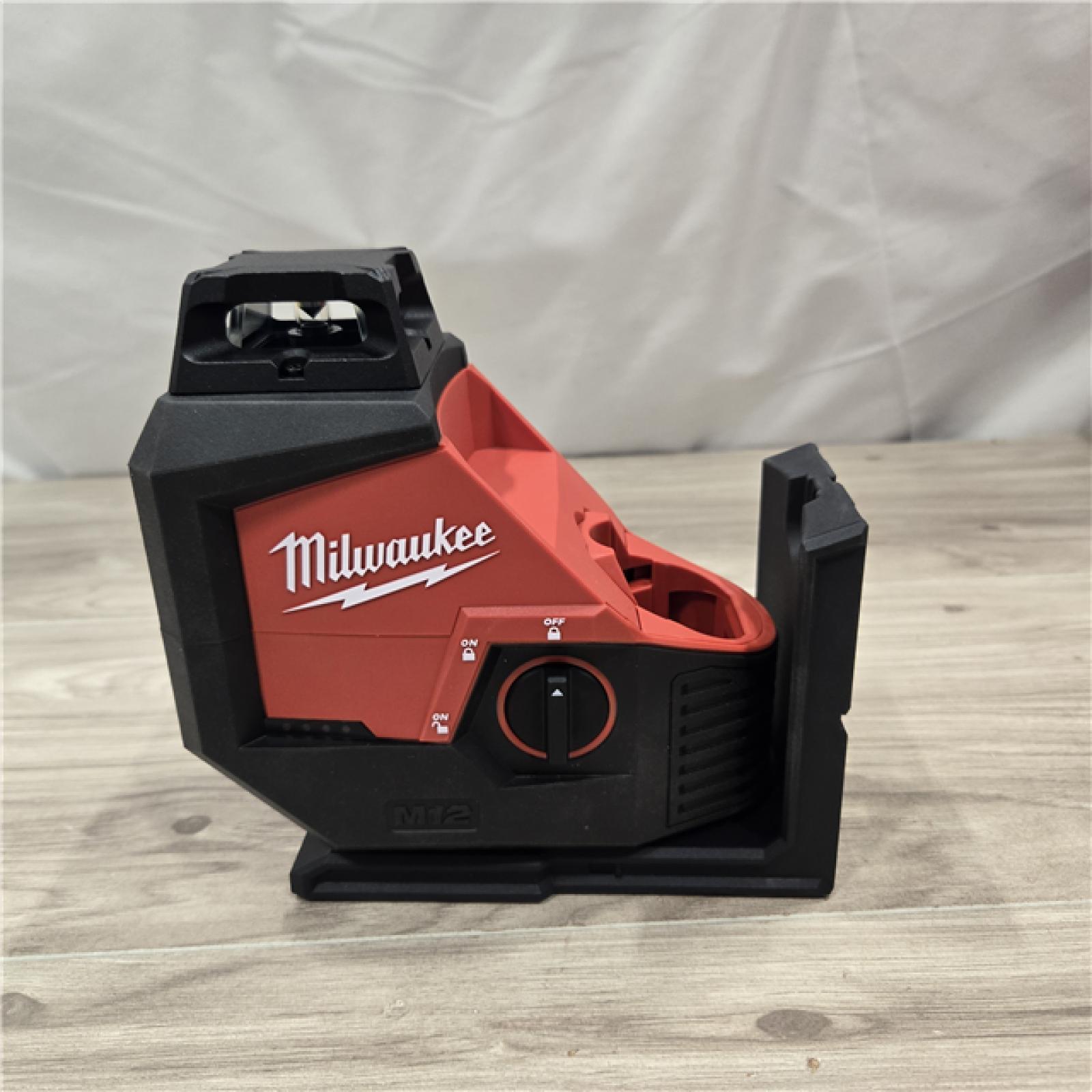 AS-IS Milwaukee-3632-21 M12 Green Beam Laser 360° 3-Plane Kit